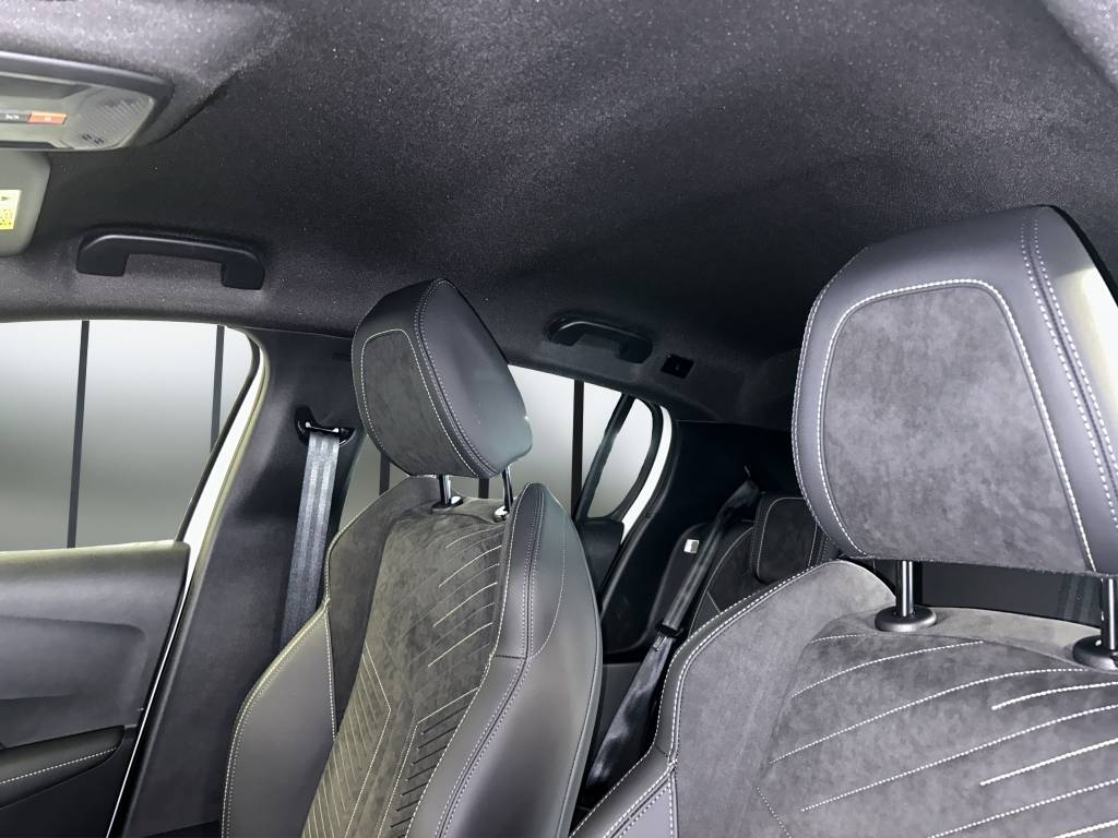 PEUGEOT 208 1.2 MHEV 145 GT-image-9