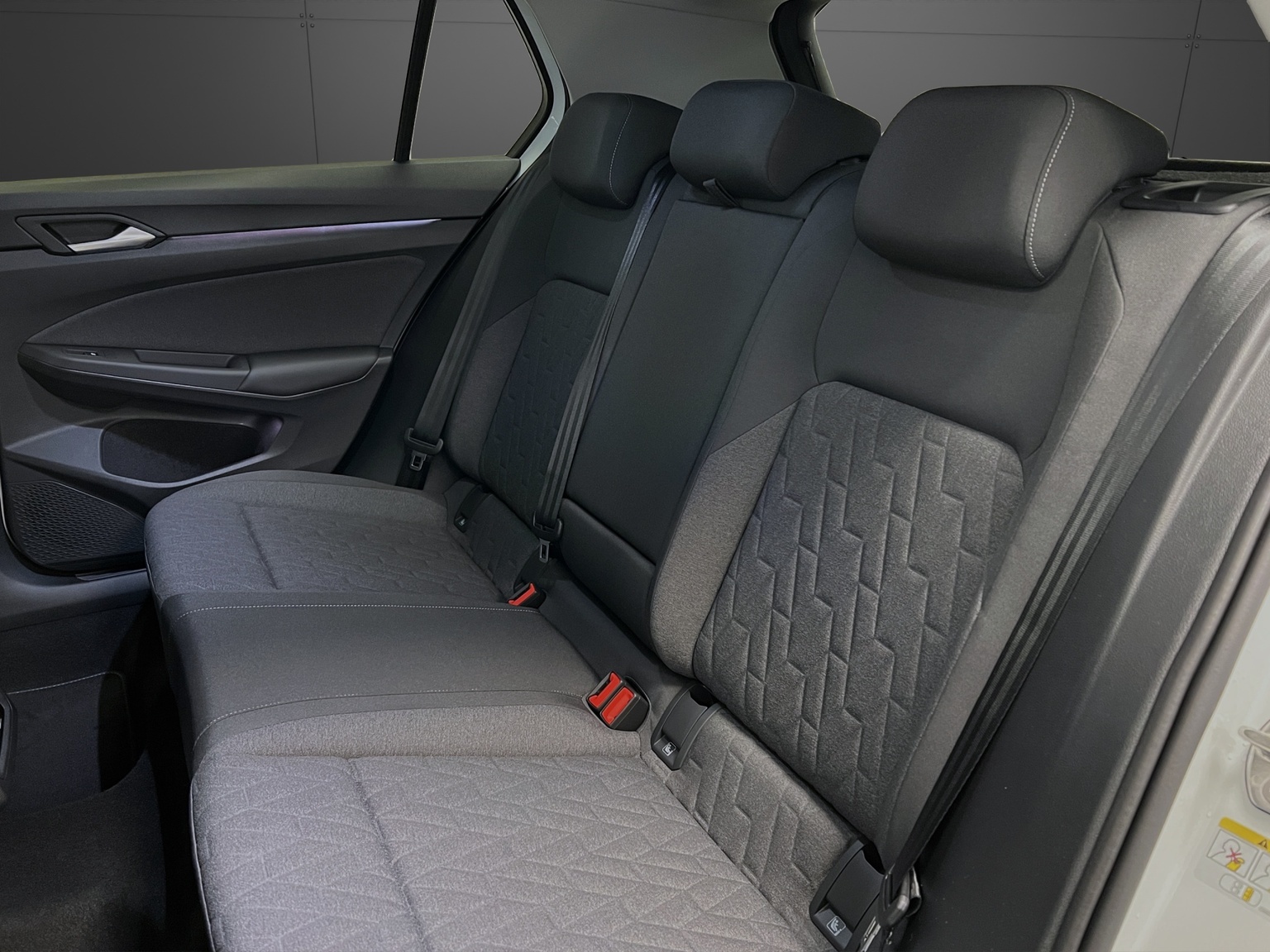 VW Golf 1.5 TSI PHEV Life-image-8
