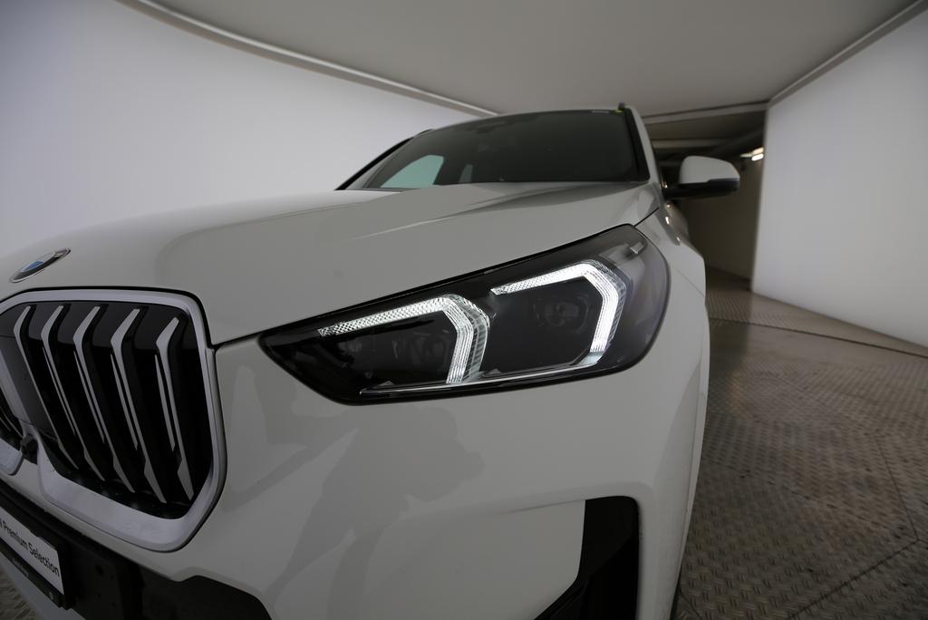 BMW X1 23i xDrive-image-16