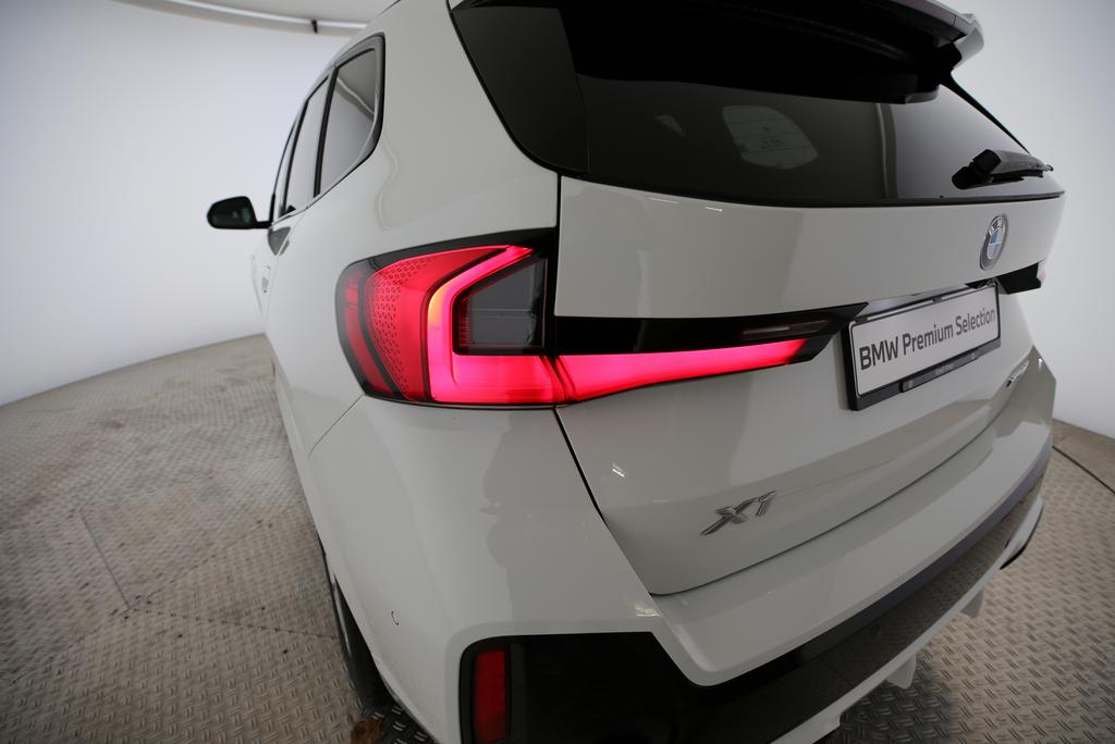 BMW X1 23i xDrive-image-15