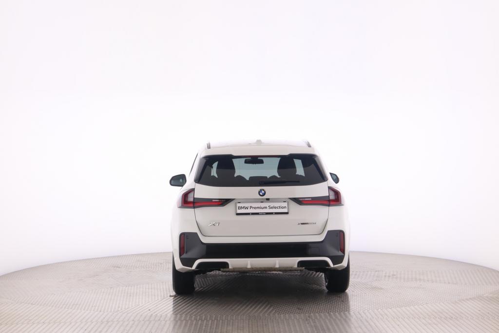 BMW X1 23i xDrive-image-11