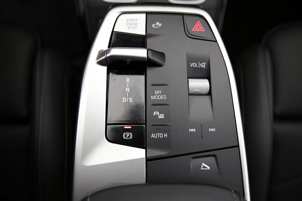 BMW X1 23i xDrive-image-9