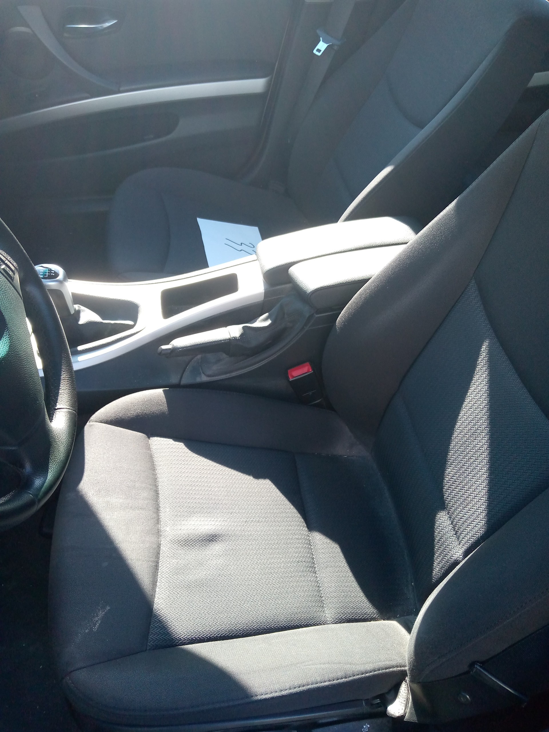BMW 318i Touring-image-7