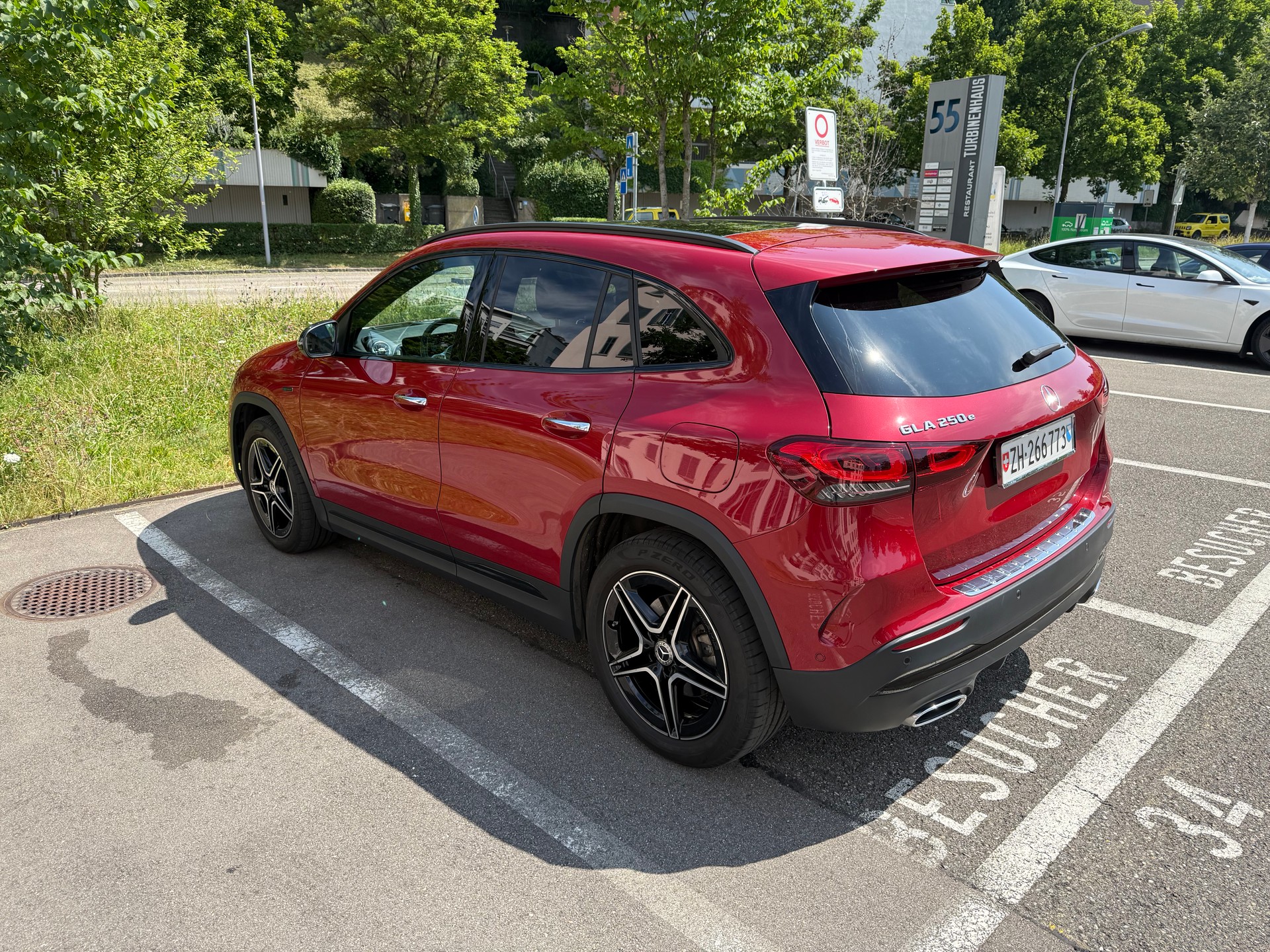 MERCEDES-BENZ GLA 250e AMG Line 8G-DCT-image-1