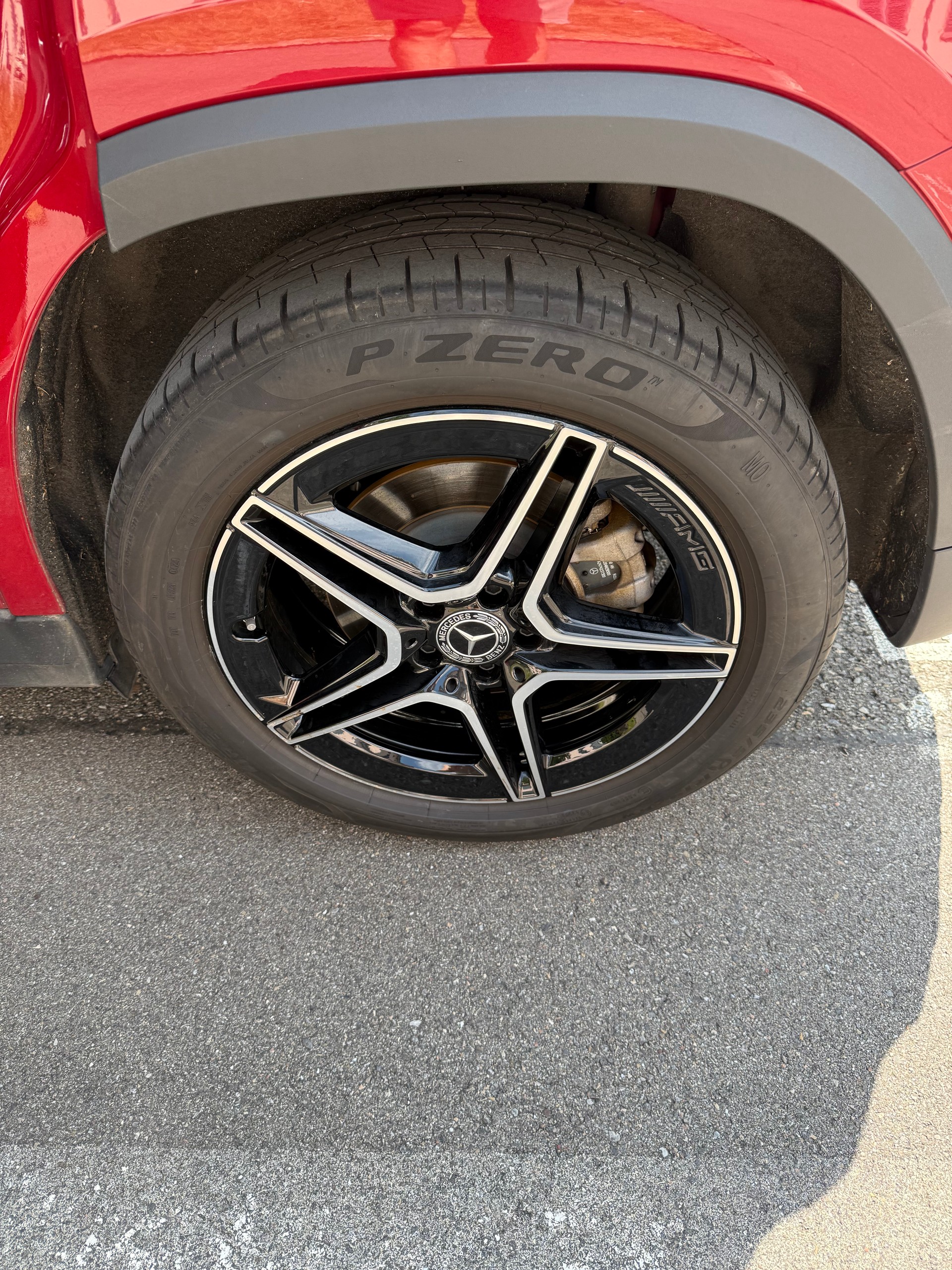 MERCEDES-BENZ GLA 250e AMG Line 8G-DCT-image-6