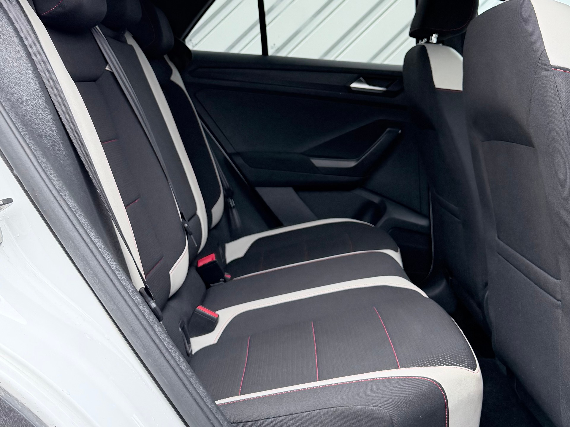VW T-Roc 2.0 TSI Advance DSG 4Motion-image-10