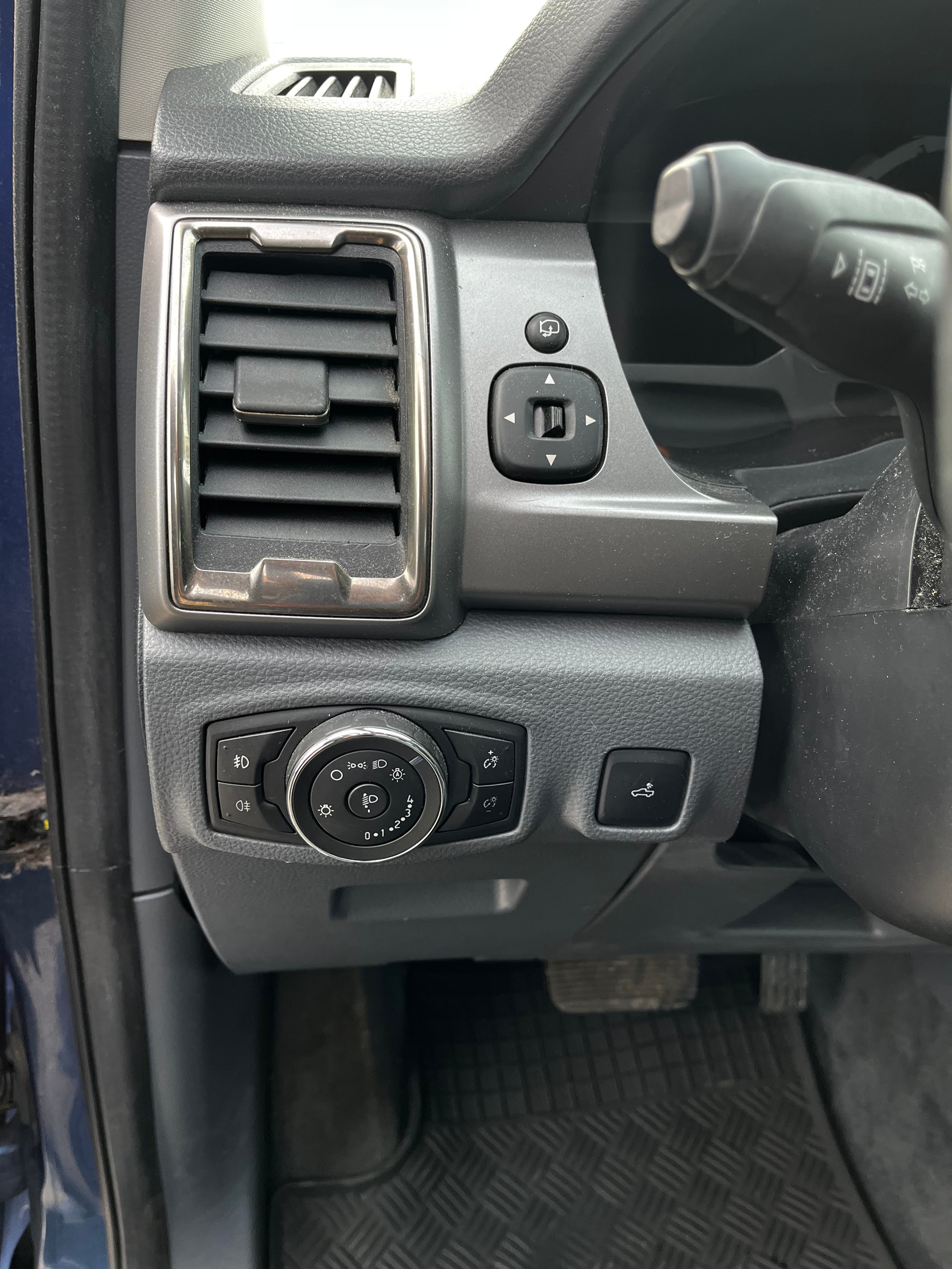 FORD Ranger LTD 3.2 TDCi 4x4-image-12
