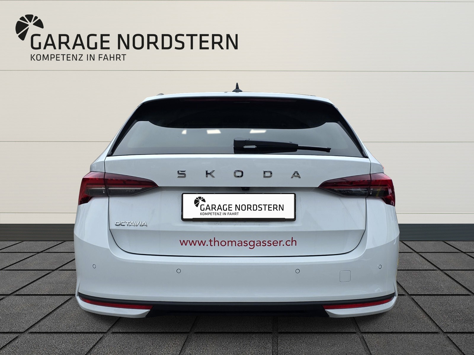 SKODA Octavia Combi 1.5 TSI Selection DSG-image-3