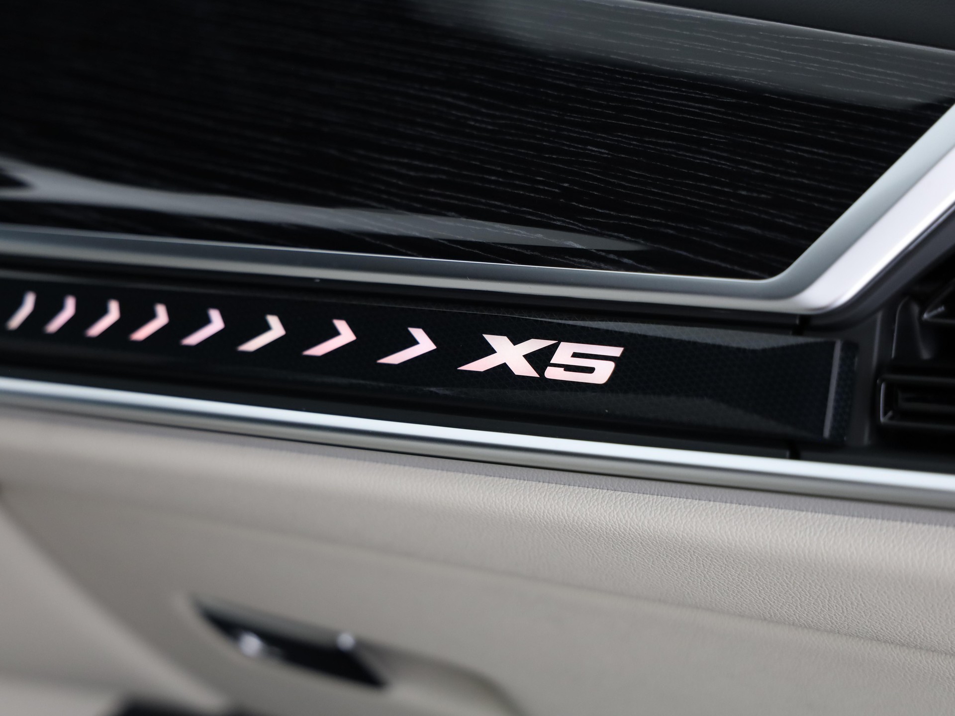 BMW X5 40d xDrive SAG-image-13