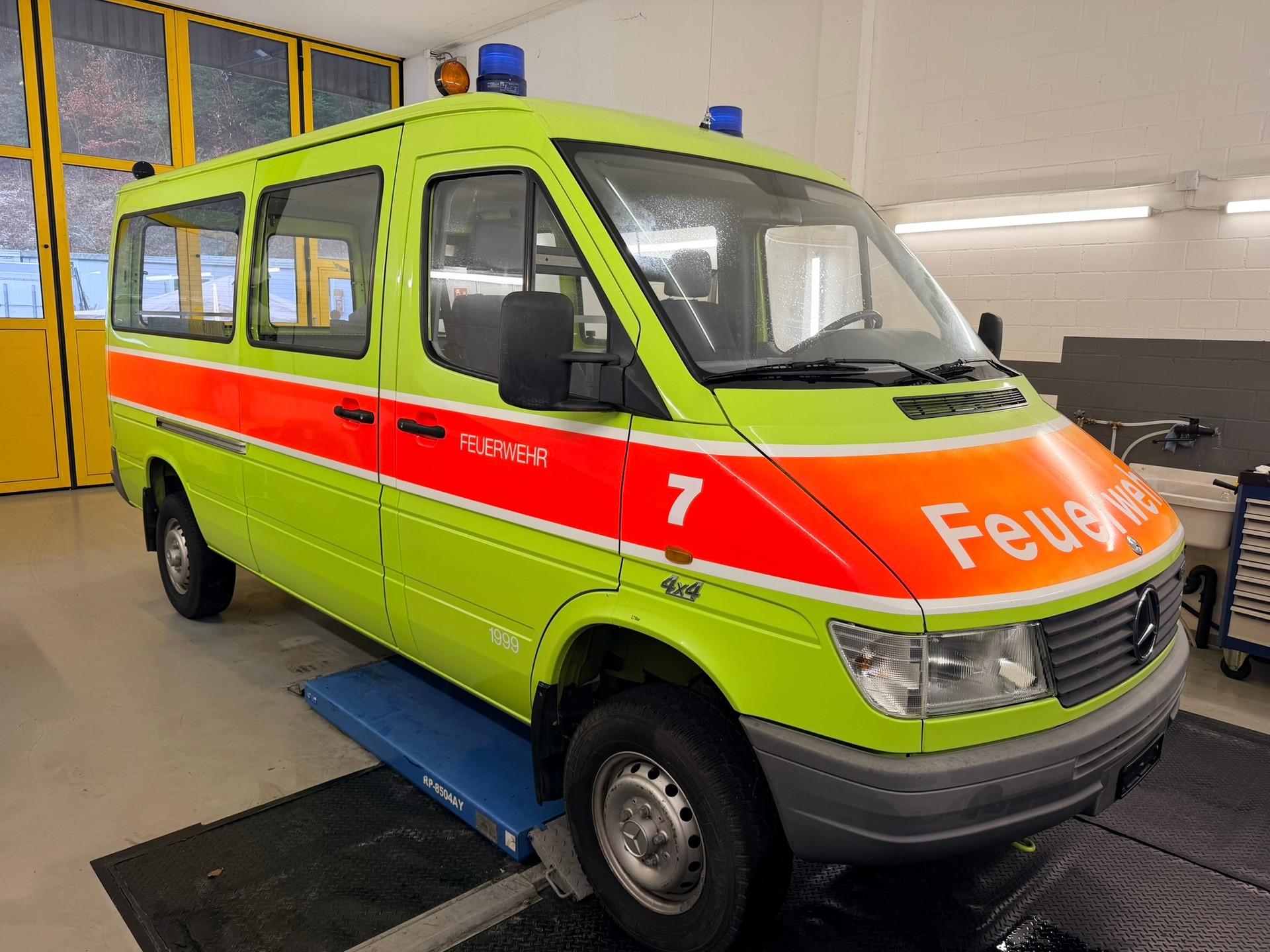 MERCEDES-BENZ Sprinter 314 4X4 FEUERWEHR-showroom-element-2