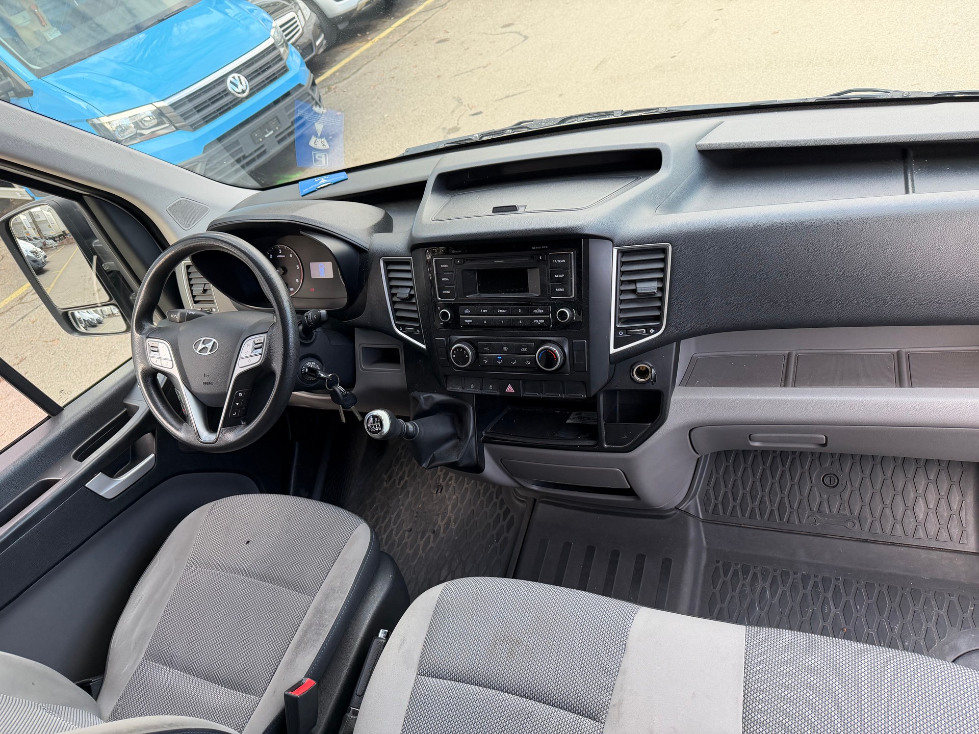 HYUNDAI H350 2.5 CRDi Amplia L2-image-8
