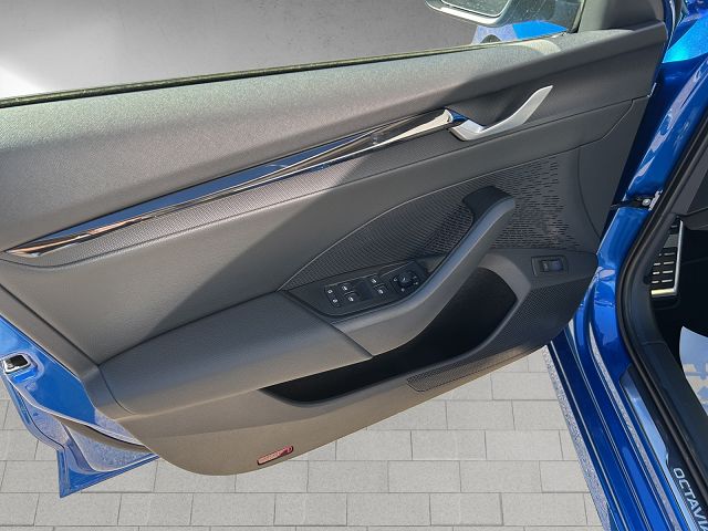 SKODA Octavia Combi 2.0 TSI DSG Dynamic 4x4-image-15