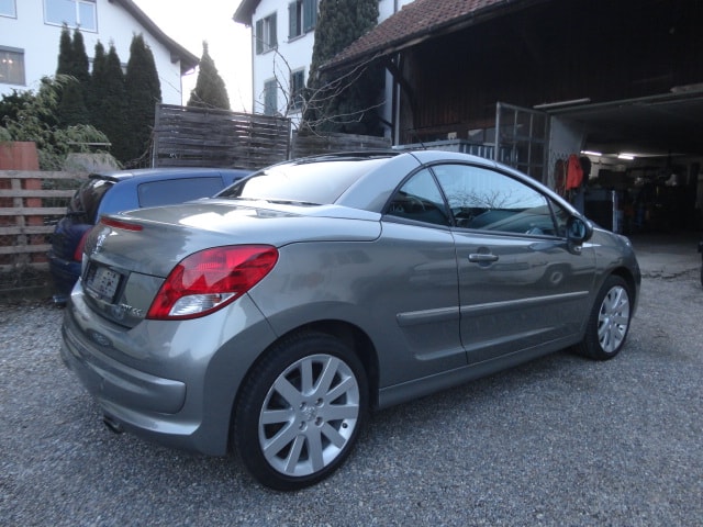 PEUGEOT 207 CC 1.6 16V Turbo Sport-image-10