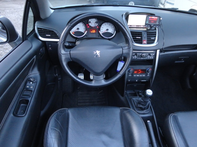 PEUGEOT 207 CC 1.6 16V Turbo Sport-image-6