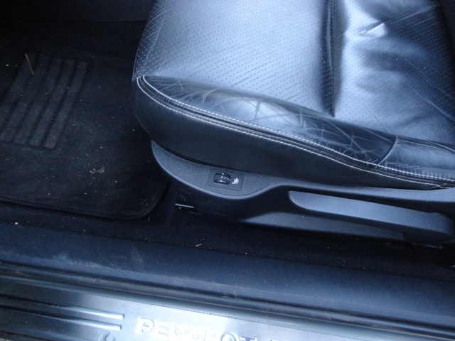 PEUGEOT 207 CC 1.6 16V Turbo Sport-image-4