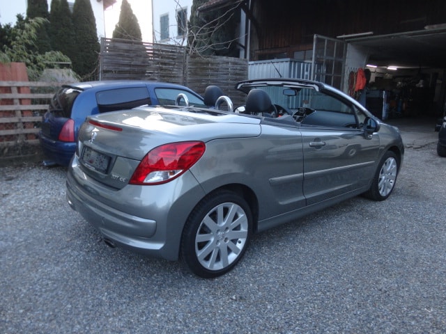 PEUGEOT 207 CC 1.6 16V Turbo Sport-image-2