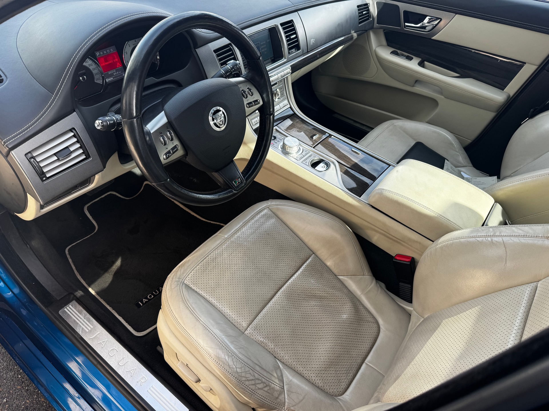 JAGUAR XF 5.0 V8 S/C XFR-image-5