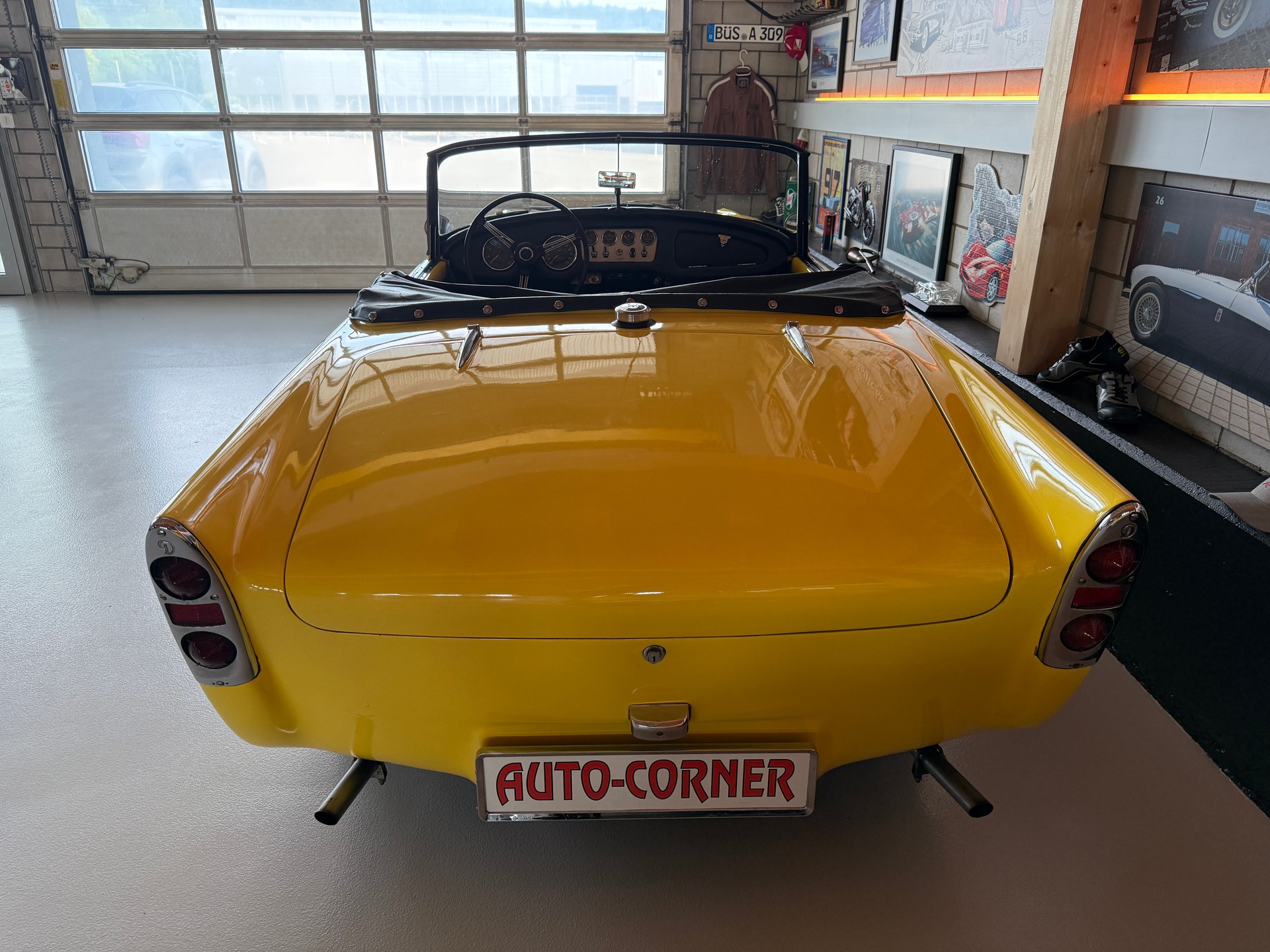DAIMLER (GB) SP 250 2.5 V8 DART ROADSTER VETERAN-image-4