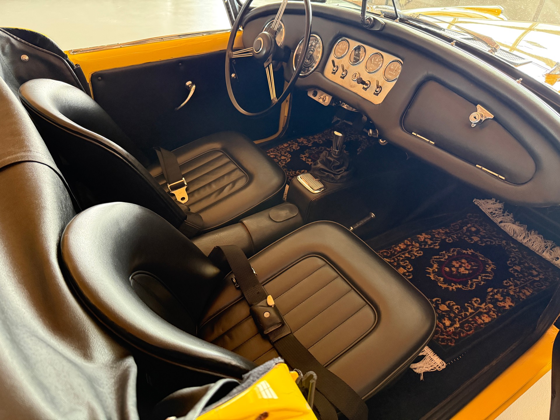 DAIMLER (GB) SP 250 2.5 V8 DART ROADSTER VETERAN-image-8