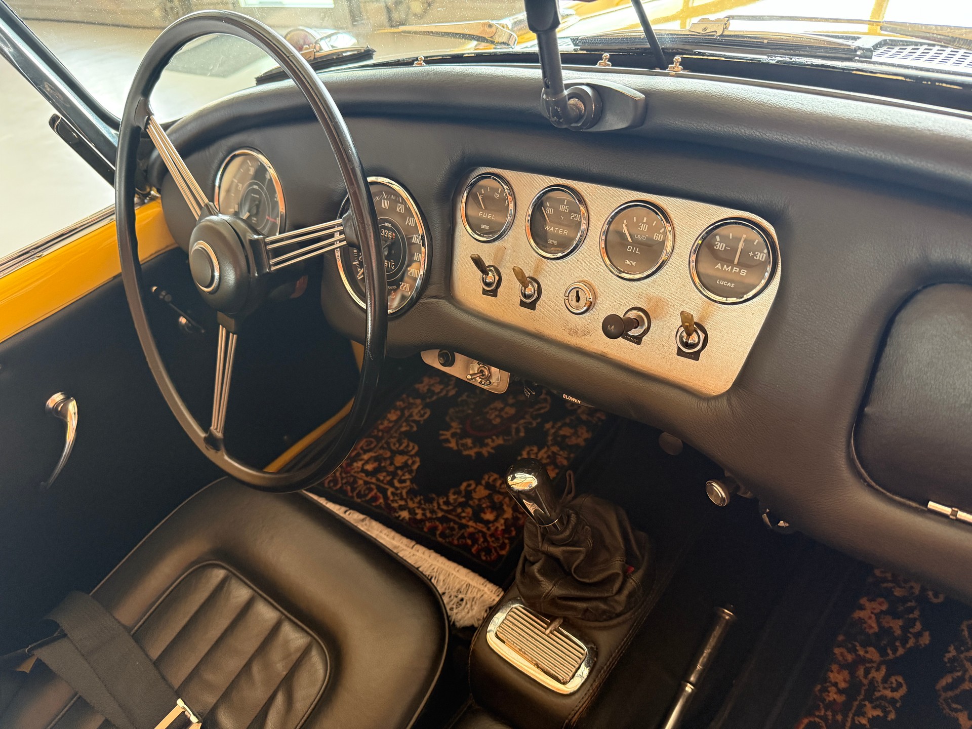 DAIMLER (GB) SP 250 2.5 V8 DART ROADSTER VETERAN-image-7
