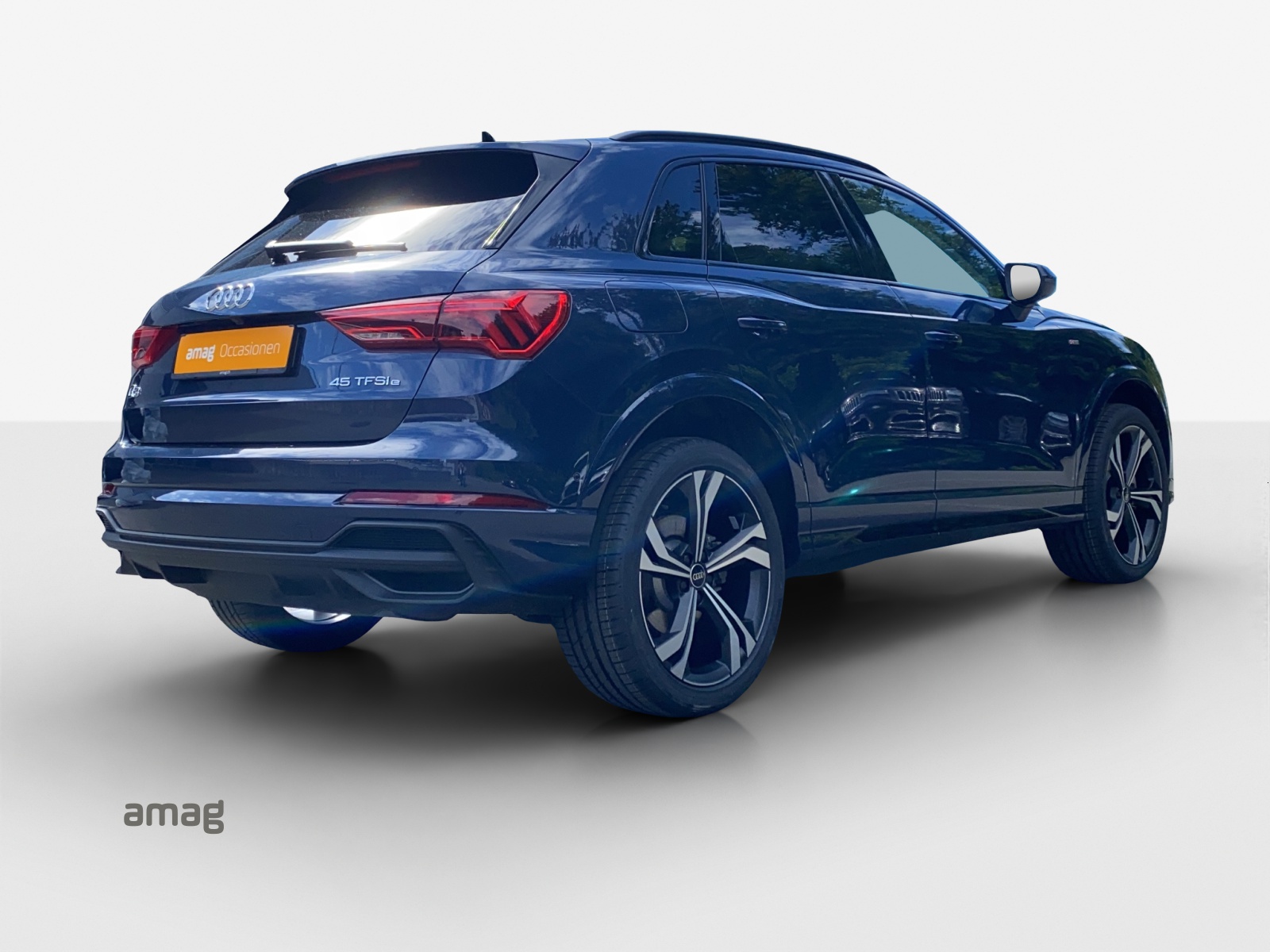 AUDI Q3 45 TFSI e S line S-tronic-image-4