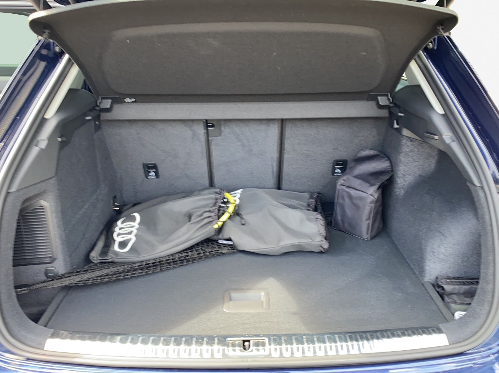 AUDI Q3 45 TFSI e S line S-tronic-image-9