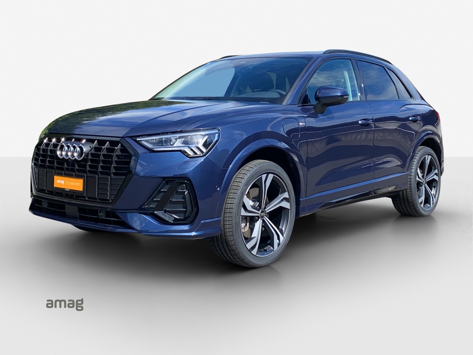 AUDI Q3 45 TFSI e S line S-tronic-image-0