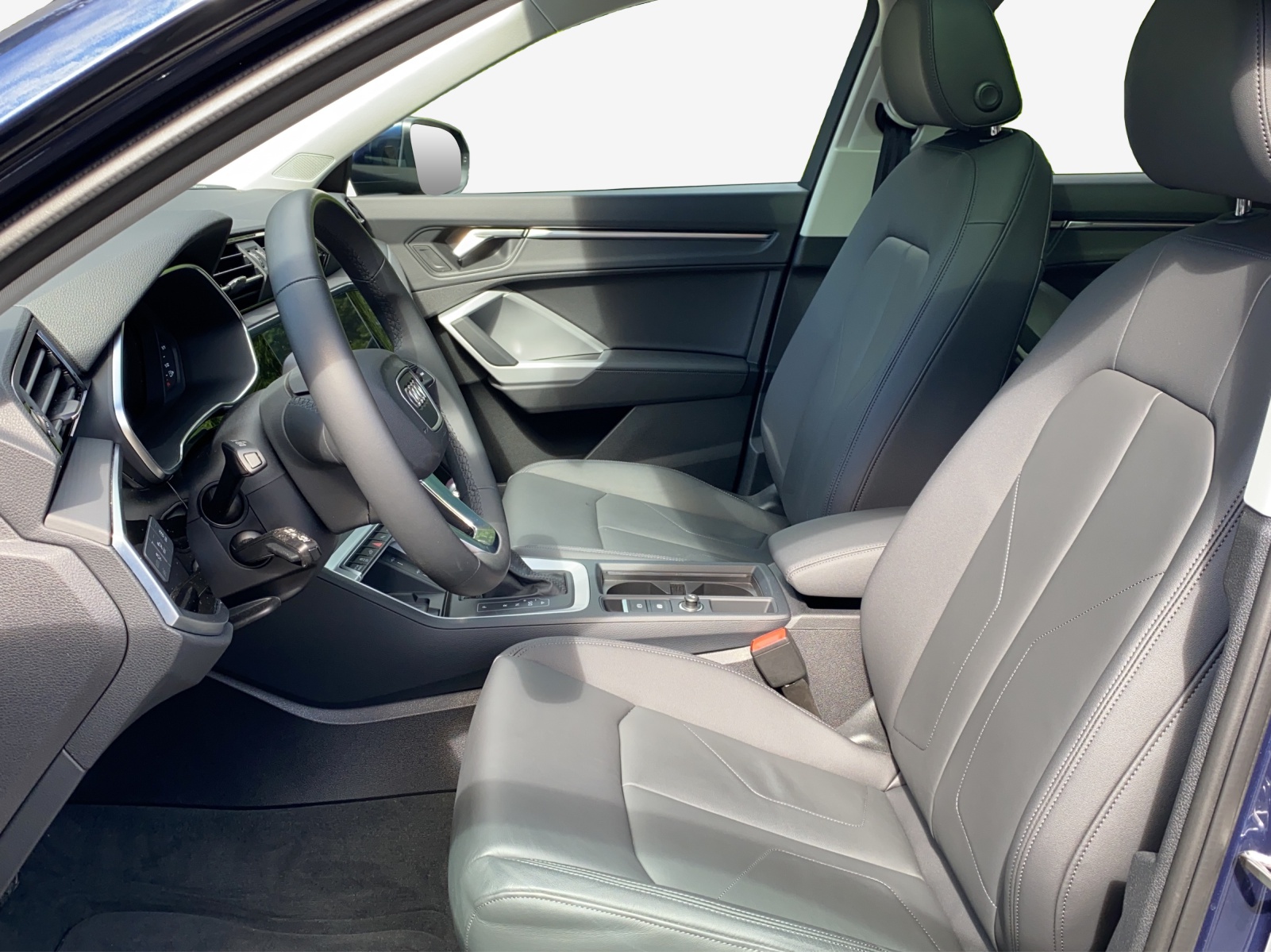 AUDI Q3 45 TFSI e S line S-tronic-image-6
