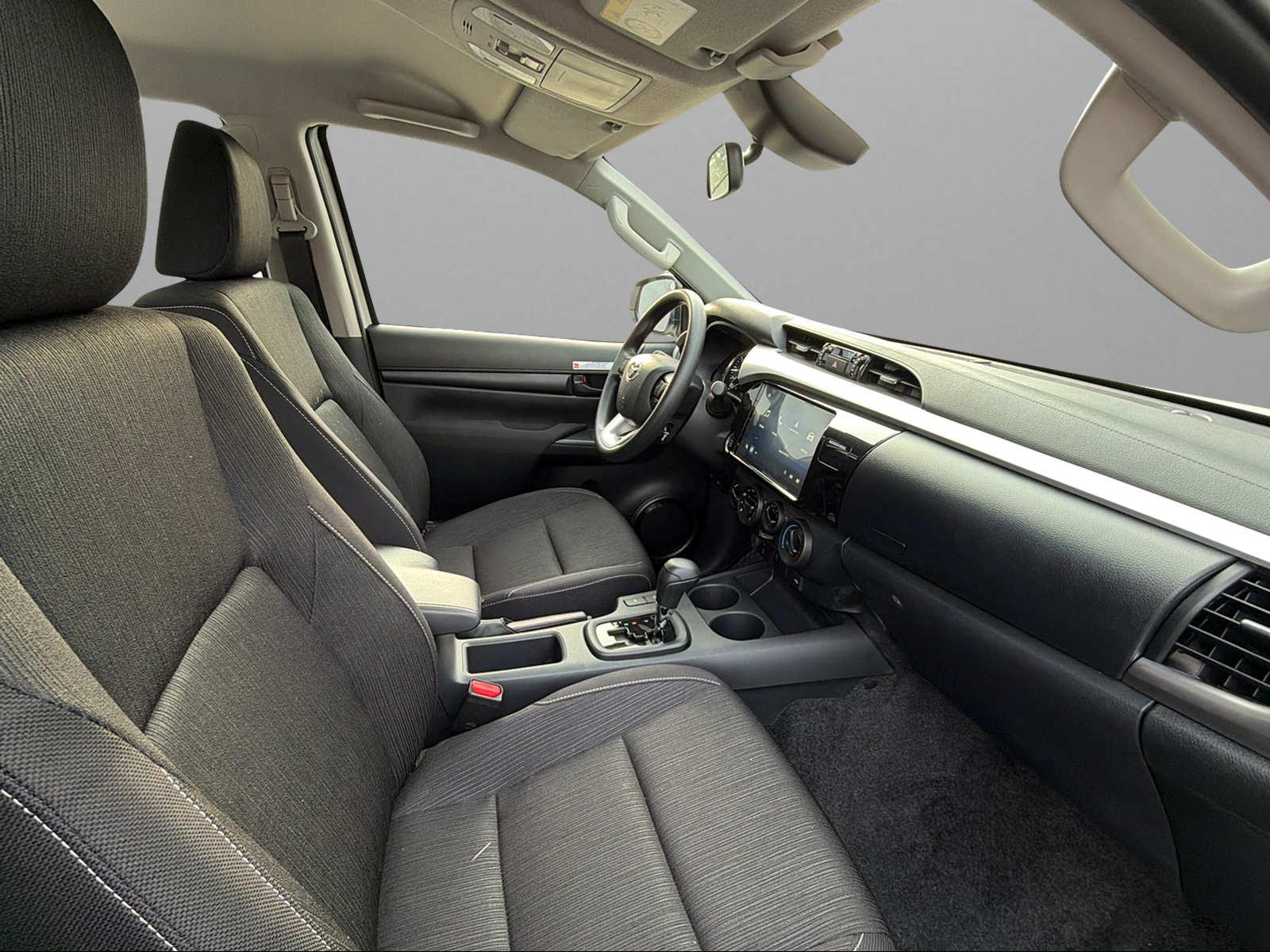 TOYOTA Hilux Double Cab.-Pick-up 2.4 D-4D 150 Comfort-image-7