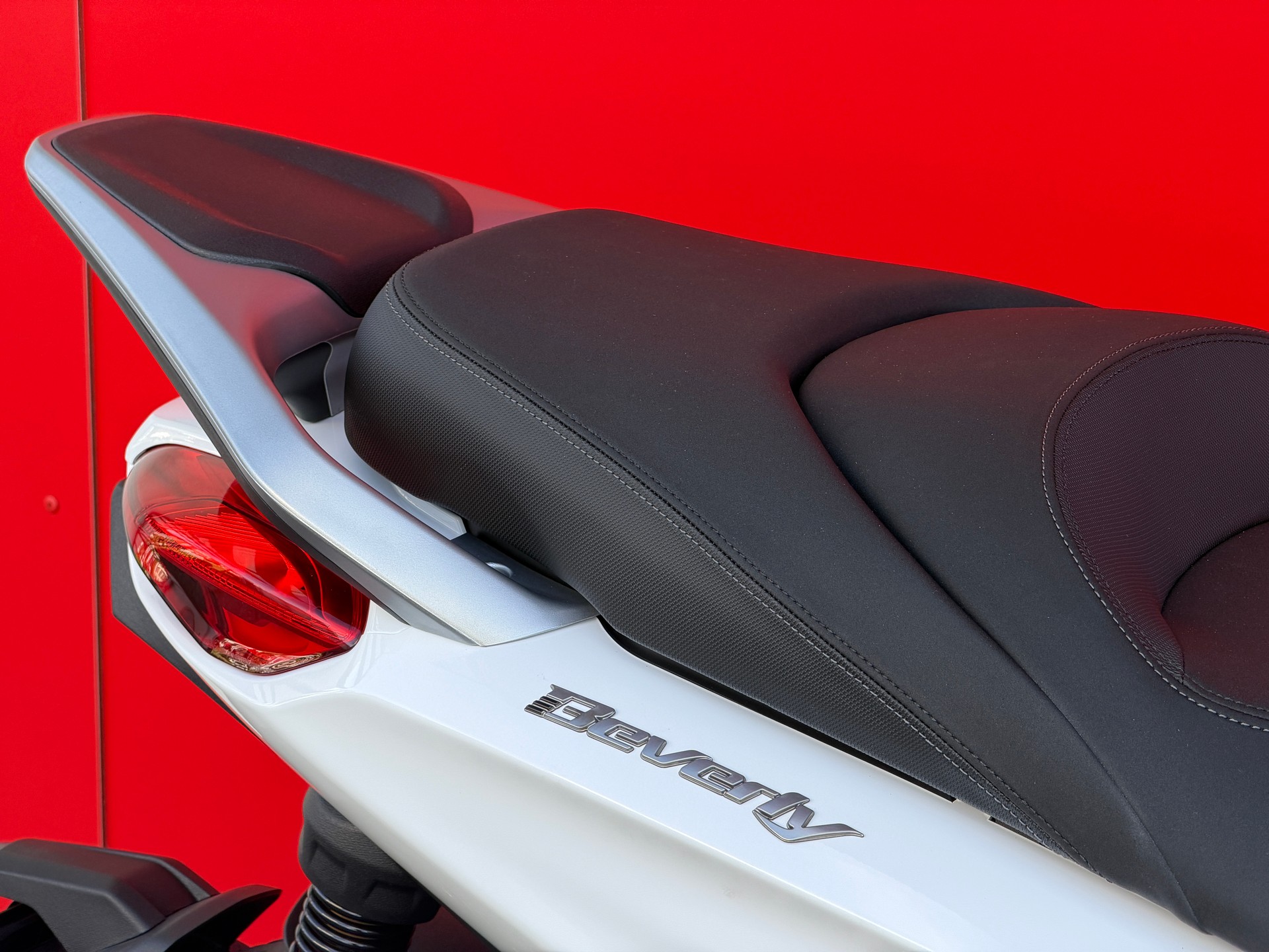 PIAGGIO Beverly 400 E5+-showroom-element-3