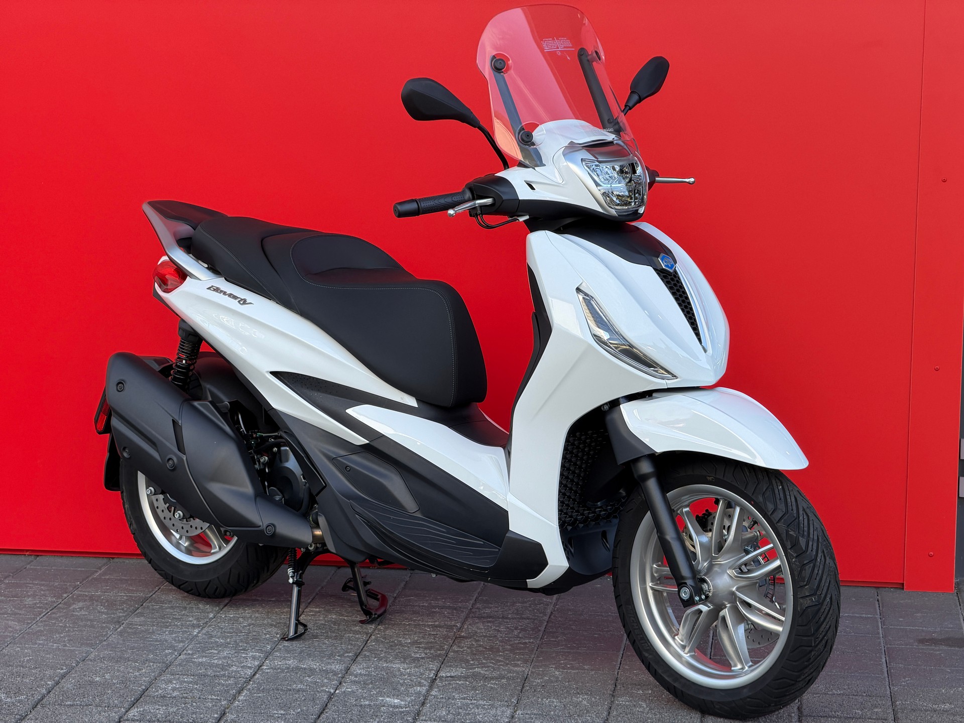 PIAGGIO Beverly 400 E5+-showroom-element-2
