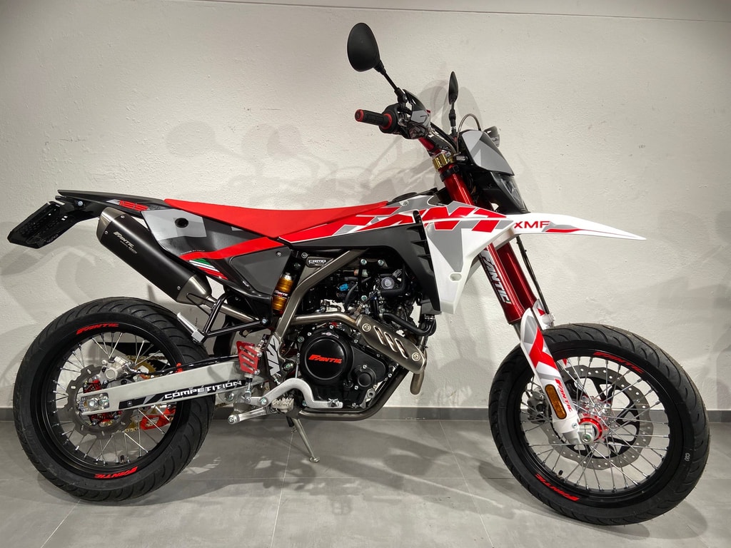 FANTIC XMF 125 Motard-showroom-element-2