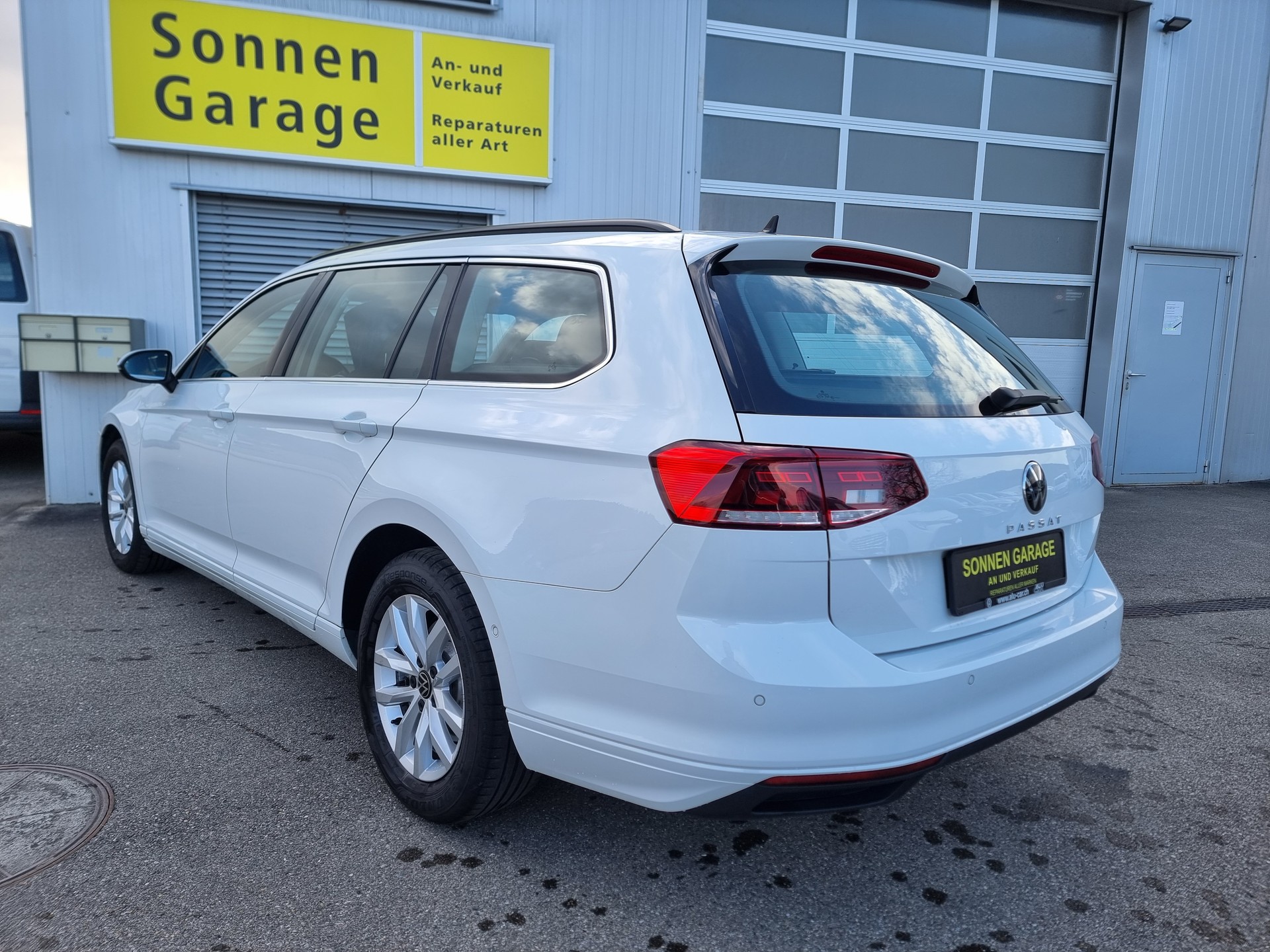 VW Passat 2.0 TDI BMT Business DSG-image-10