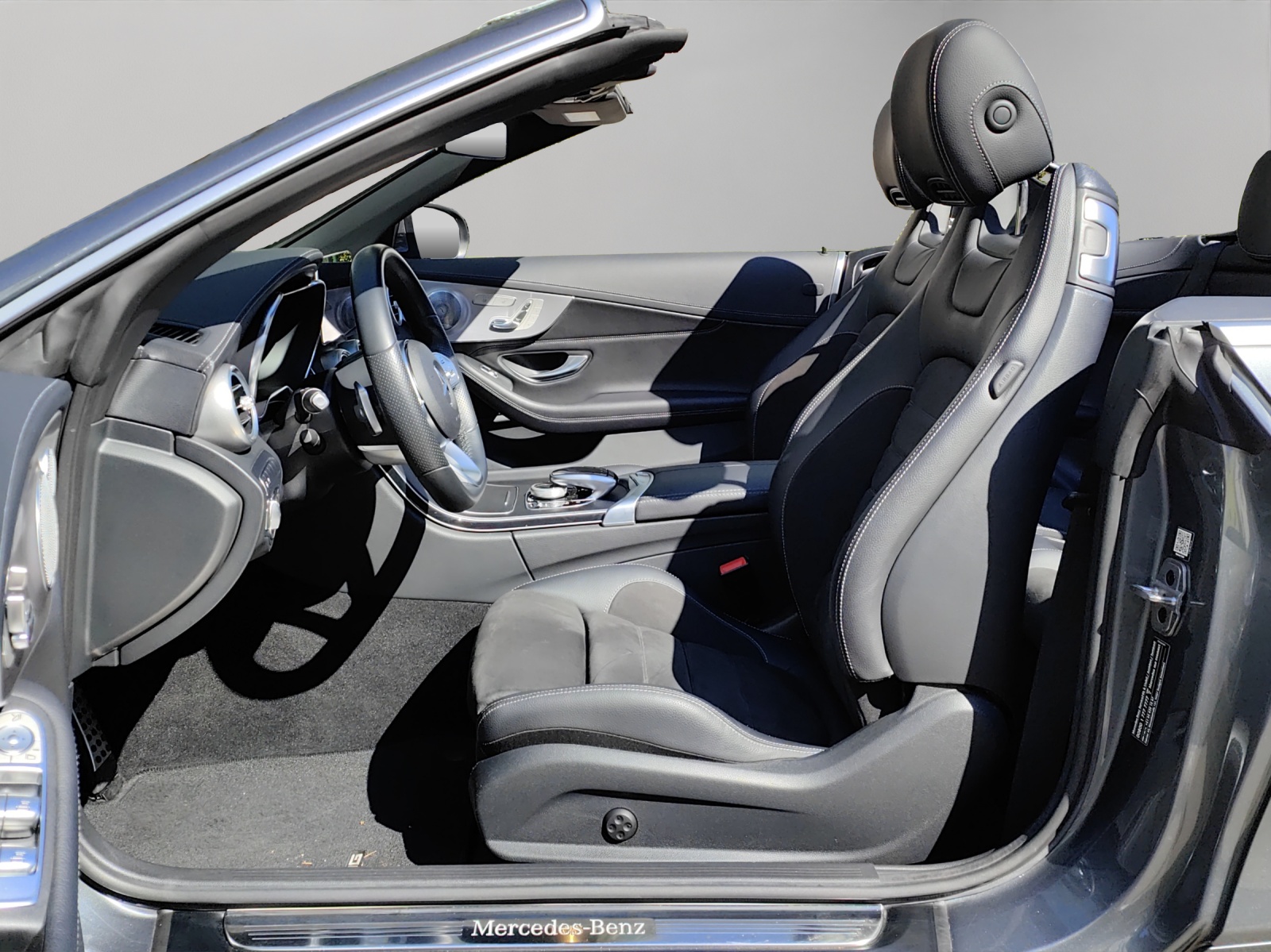 MERCEDES-BENZ C 200 AMG Line Cabriolet 4Matic 9G-Tronic-image-6