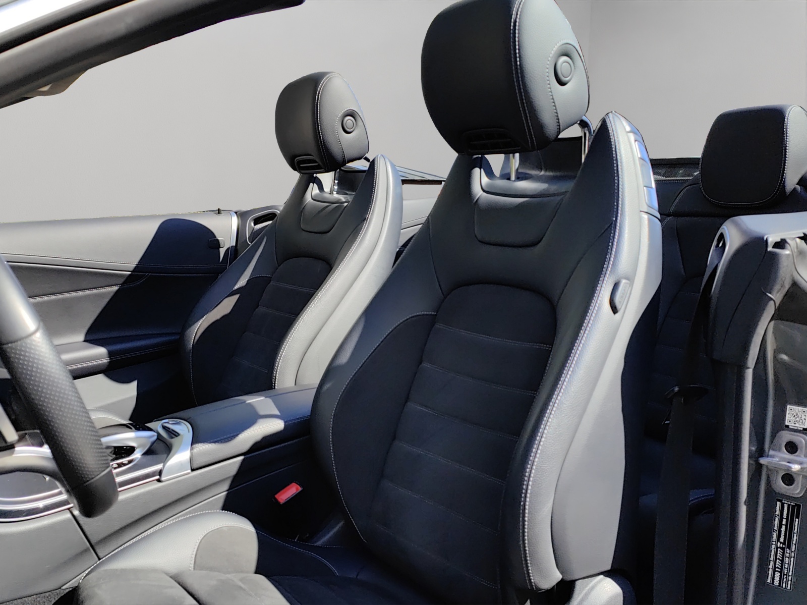 MERCEDES-BENZ C 200 AMG Line Cabriolet 4Matic 9G-Tronic-image-7