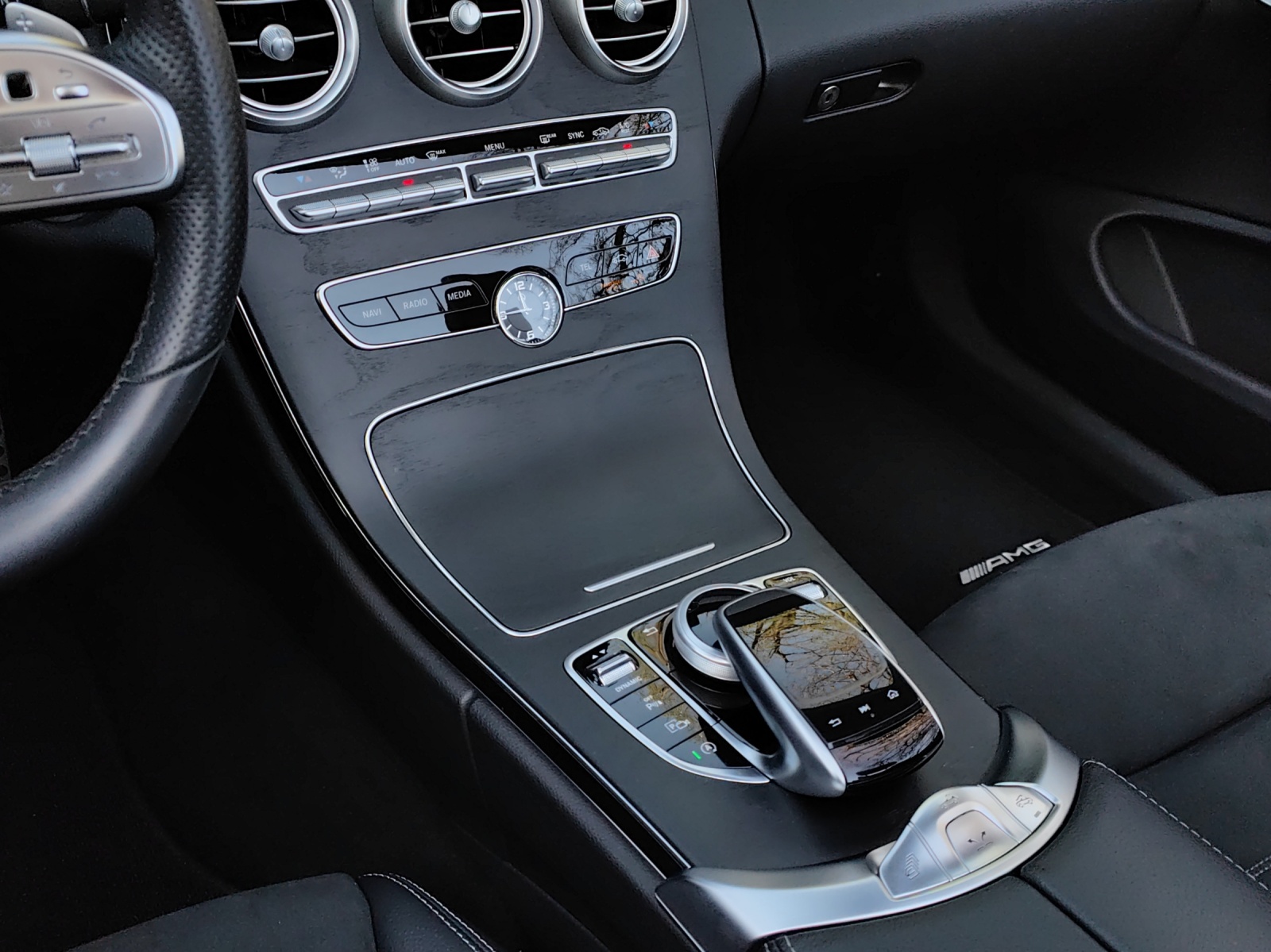 MERCEDES-BENZ C 200 AMG Line Cabriolet 4Matic 9G-Tronic-image-9