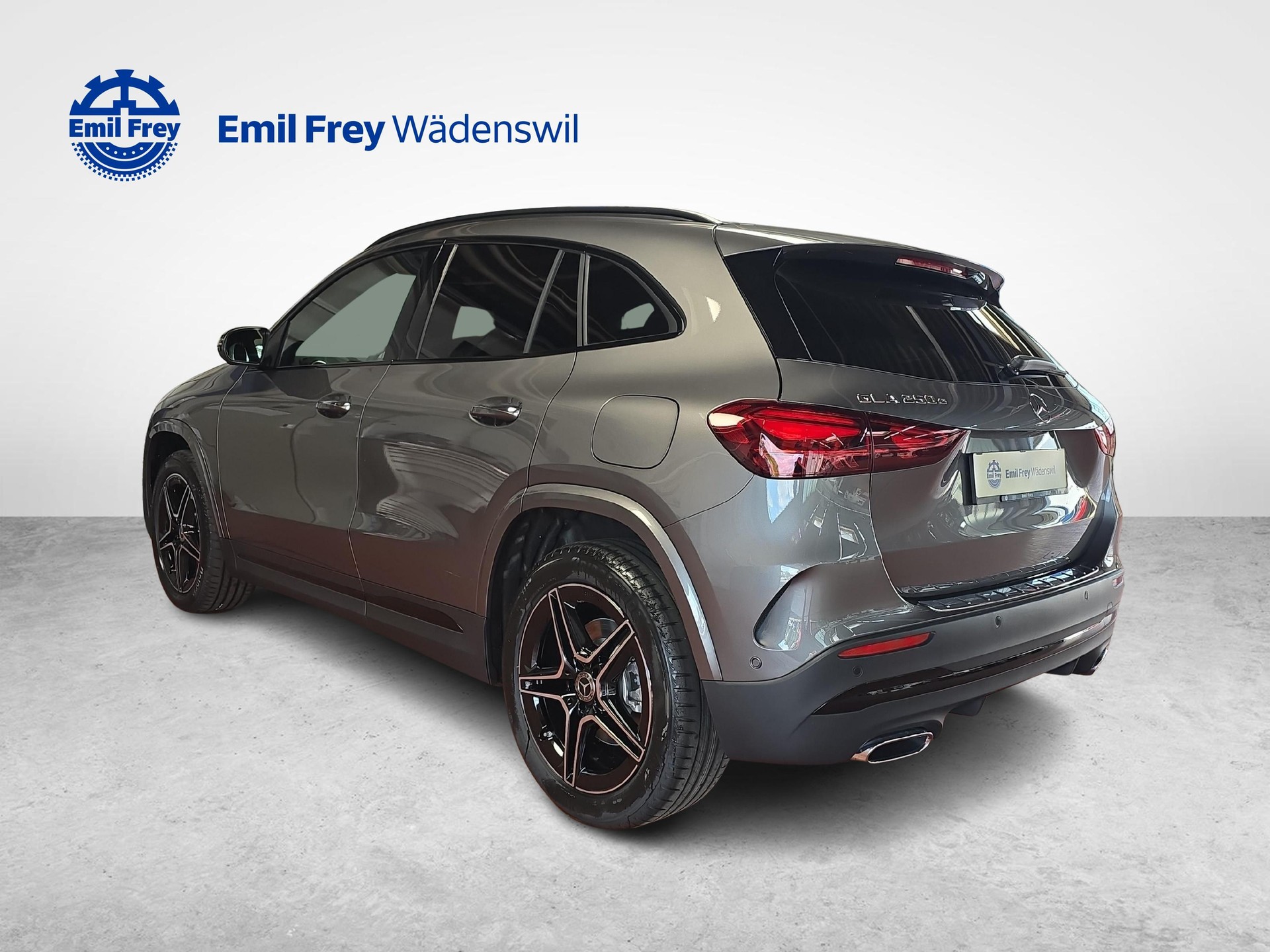 MERCEDES-BENZ GLA 250 e EQ Star AMG Line-image-2