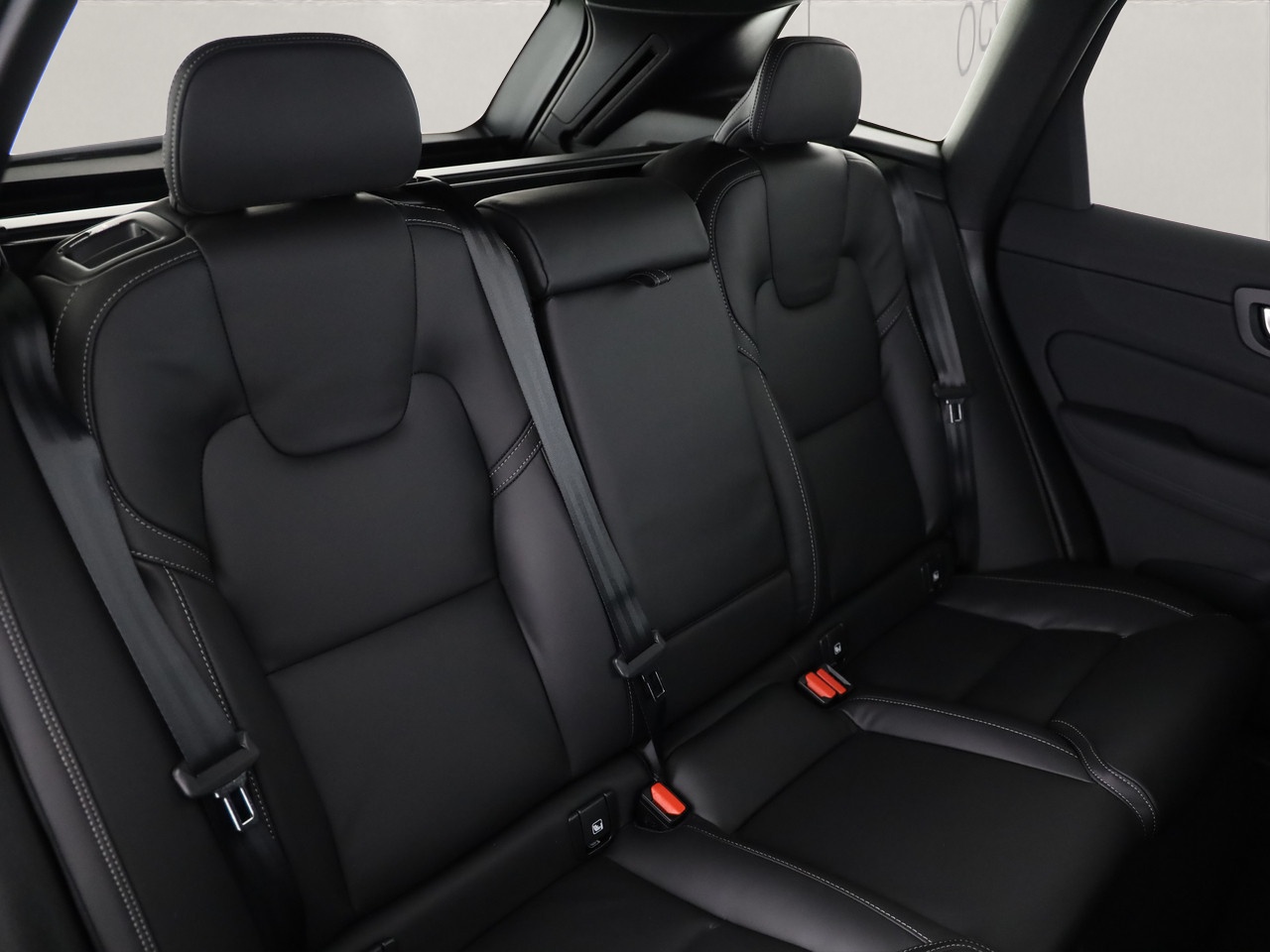 VOLVO XC60 2.0 T8 TE Black Edition eAWD-image-6