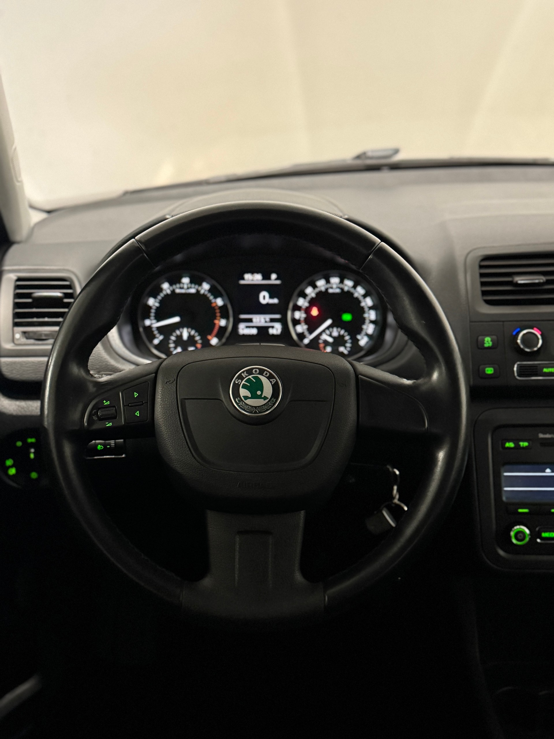 SKODA Fabia 1.2 TSI Elegance DSG *Erste Hand*-image-10