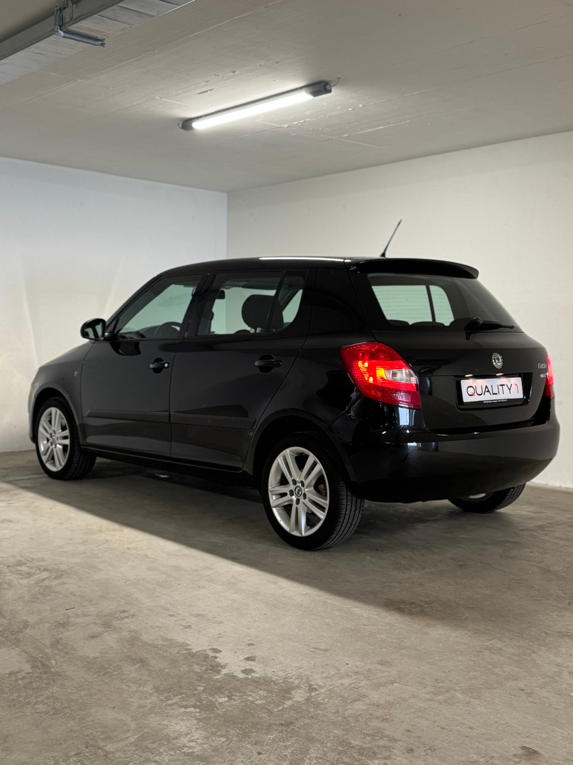 SKODA Fabia 1.2 TSI Elegance DSG *Erste Hand*-image-5