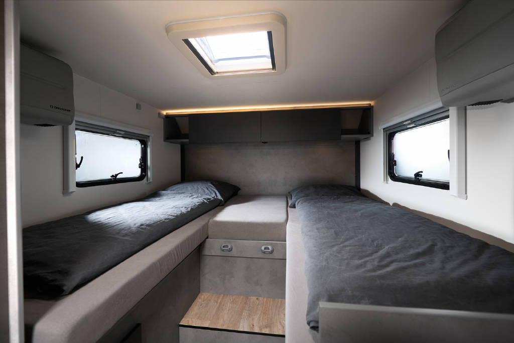 PEUGEOT Boxer EXPDN 7.0 E 2.2 BlueHDi 140 S/S CROSSCAMP-image-7
