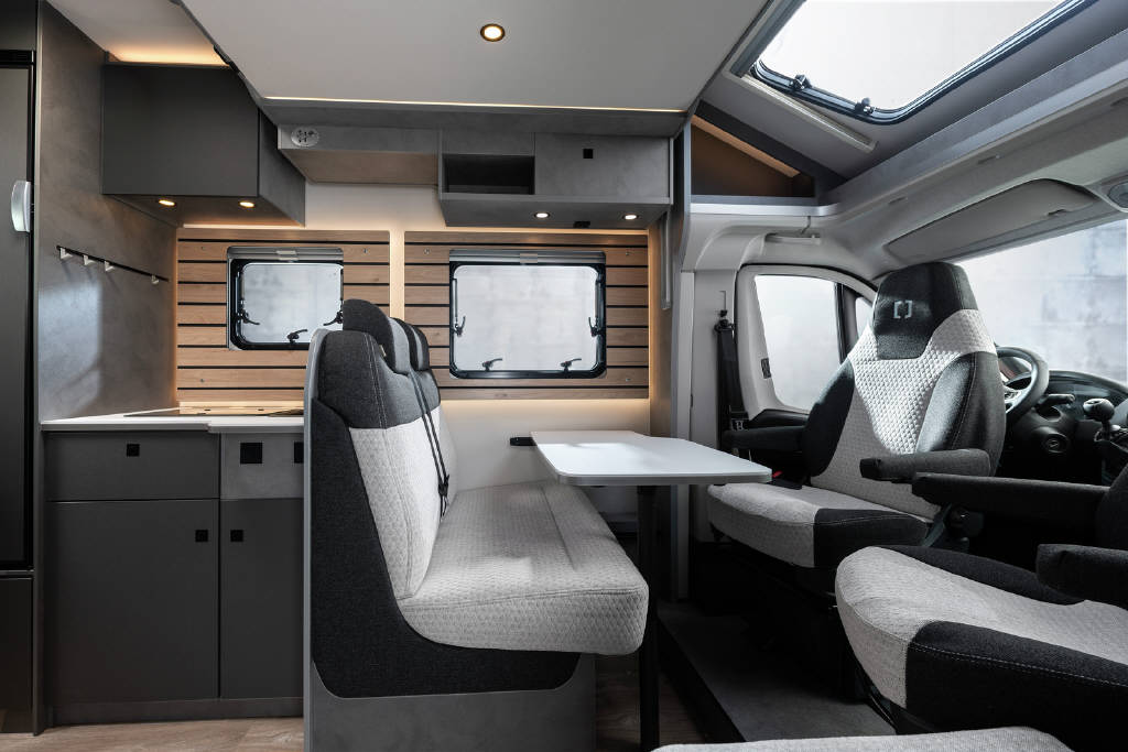 PEUGEOT Boxer EXPDN 7.0 E 2.2 BlueHDi 140 S/S CROSSCAMP-image-2