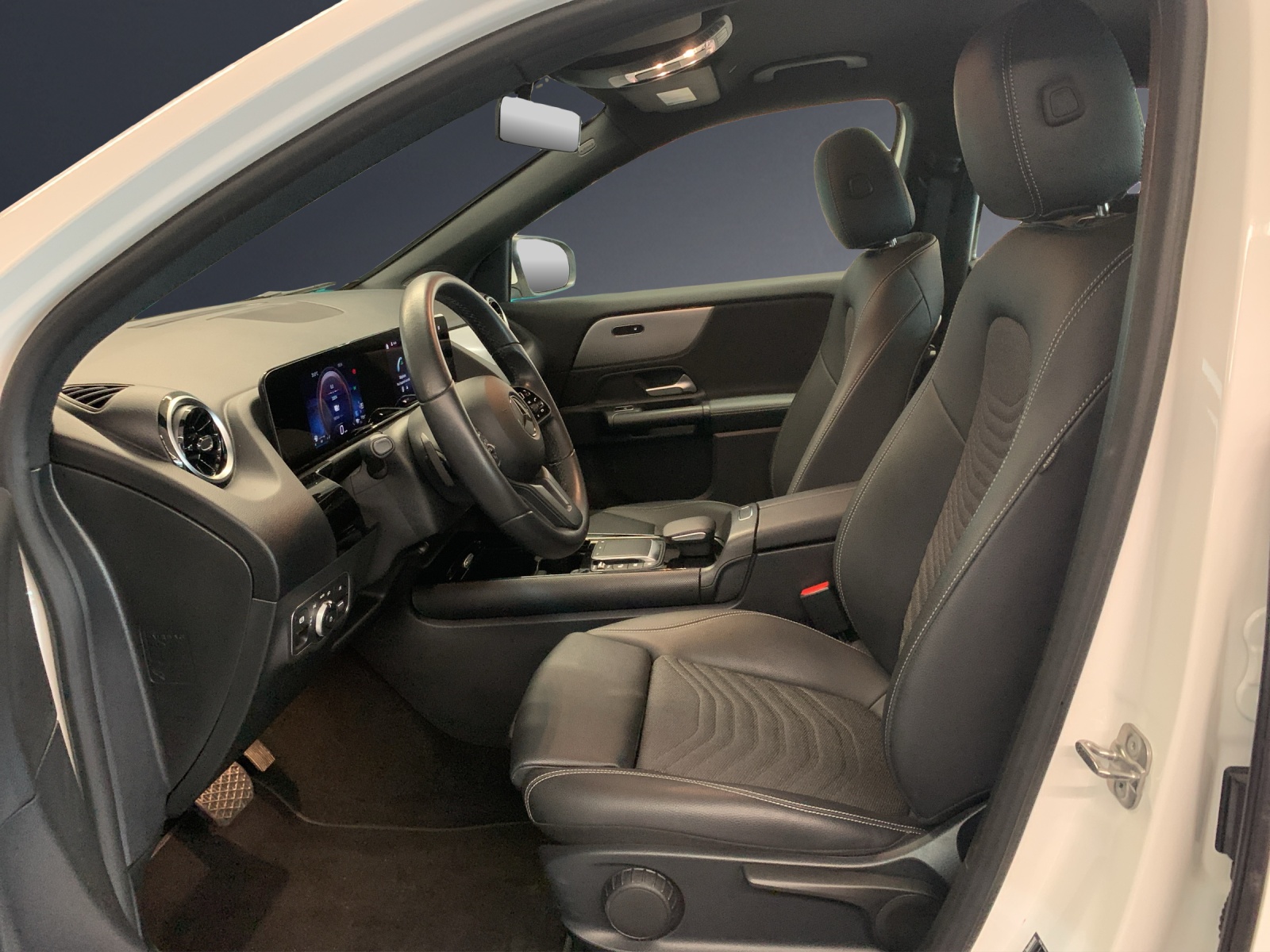 Image MERCEDES-BENZ GLA-250 GLA 250 e 8G-DCT
