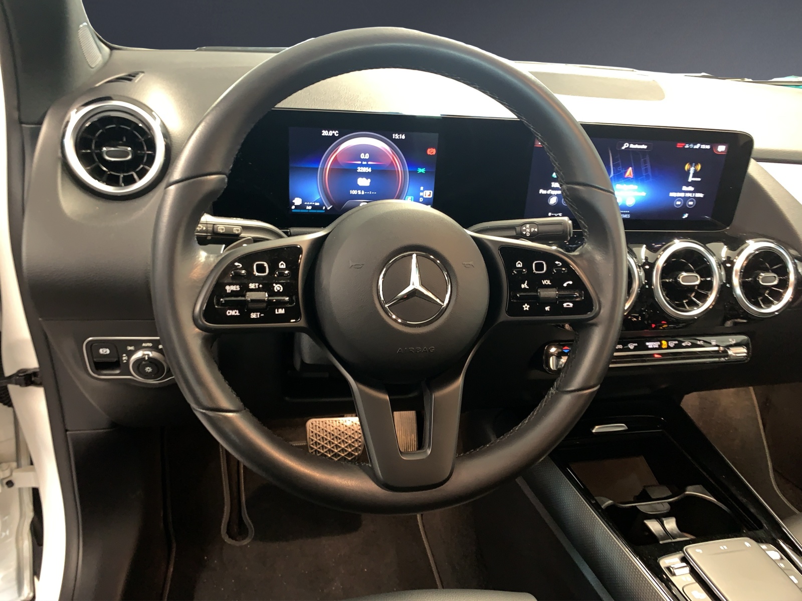 Image MERCEDES-BENZ GLA-250 GLA 250 e 8G-DCT