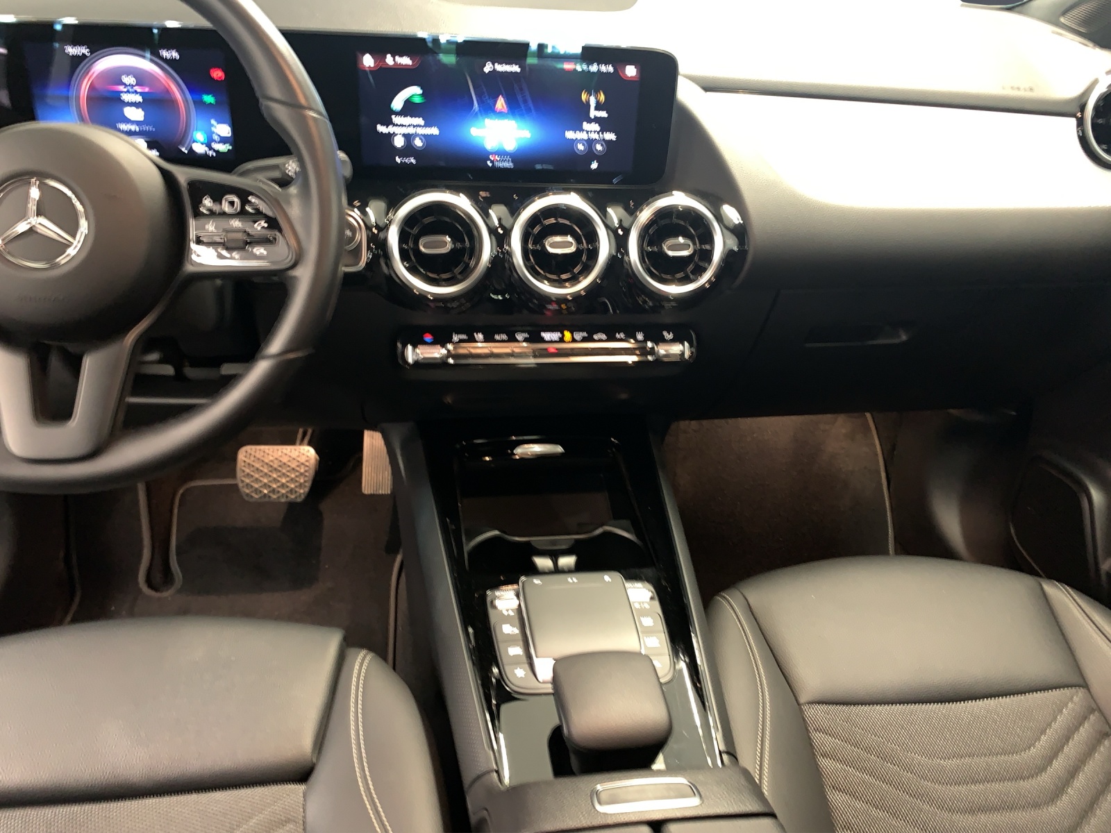 Image MERCEDES-BENZ GLA-250 GLA 250 e 8G-DCT