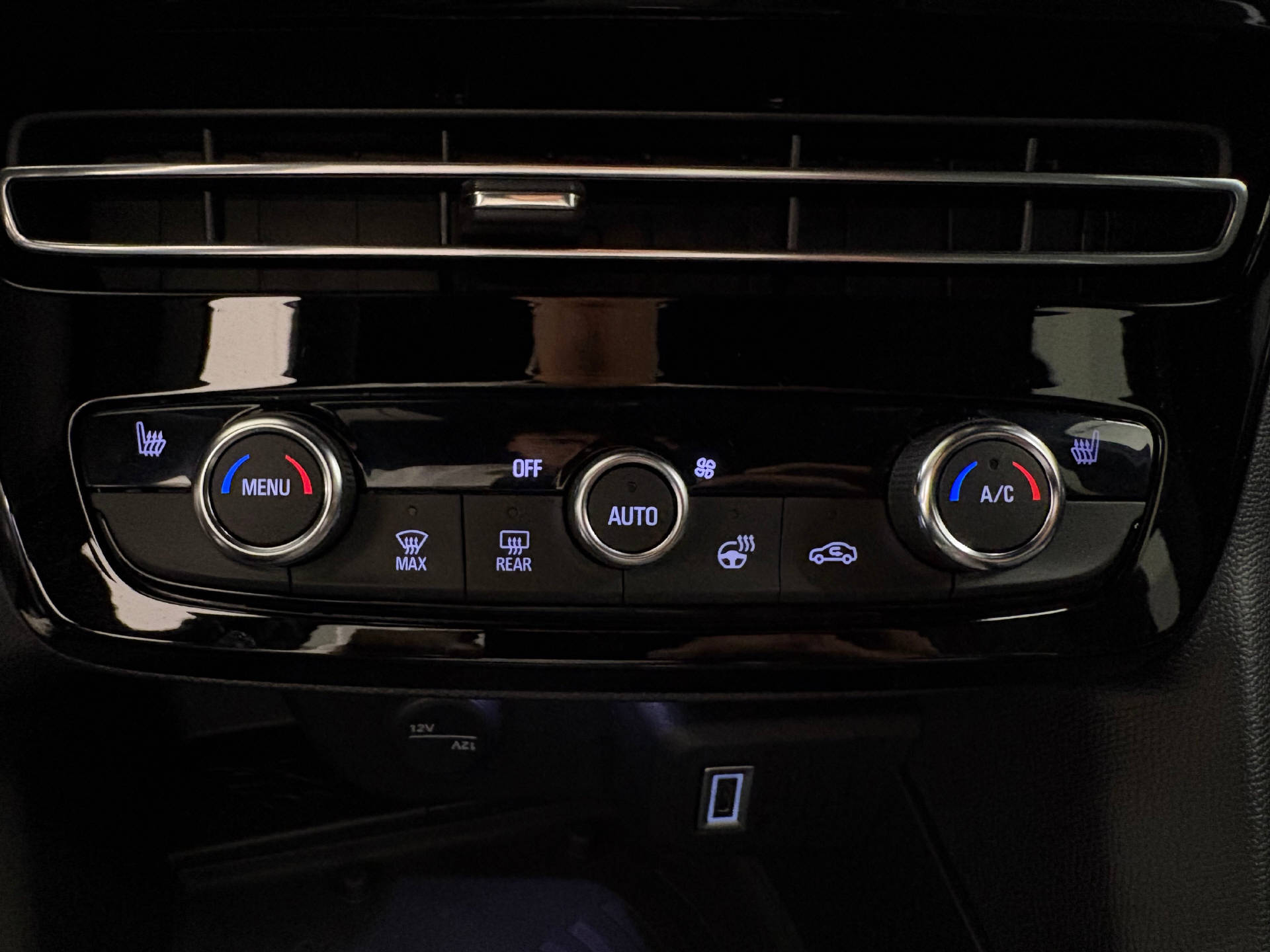 OPEL Mokka-e GSe-image-11