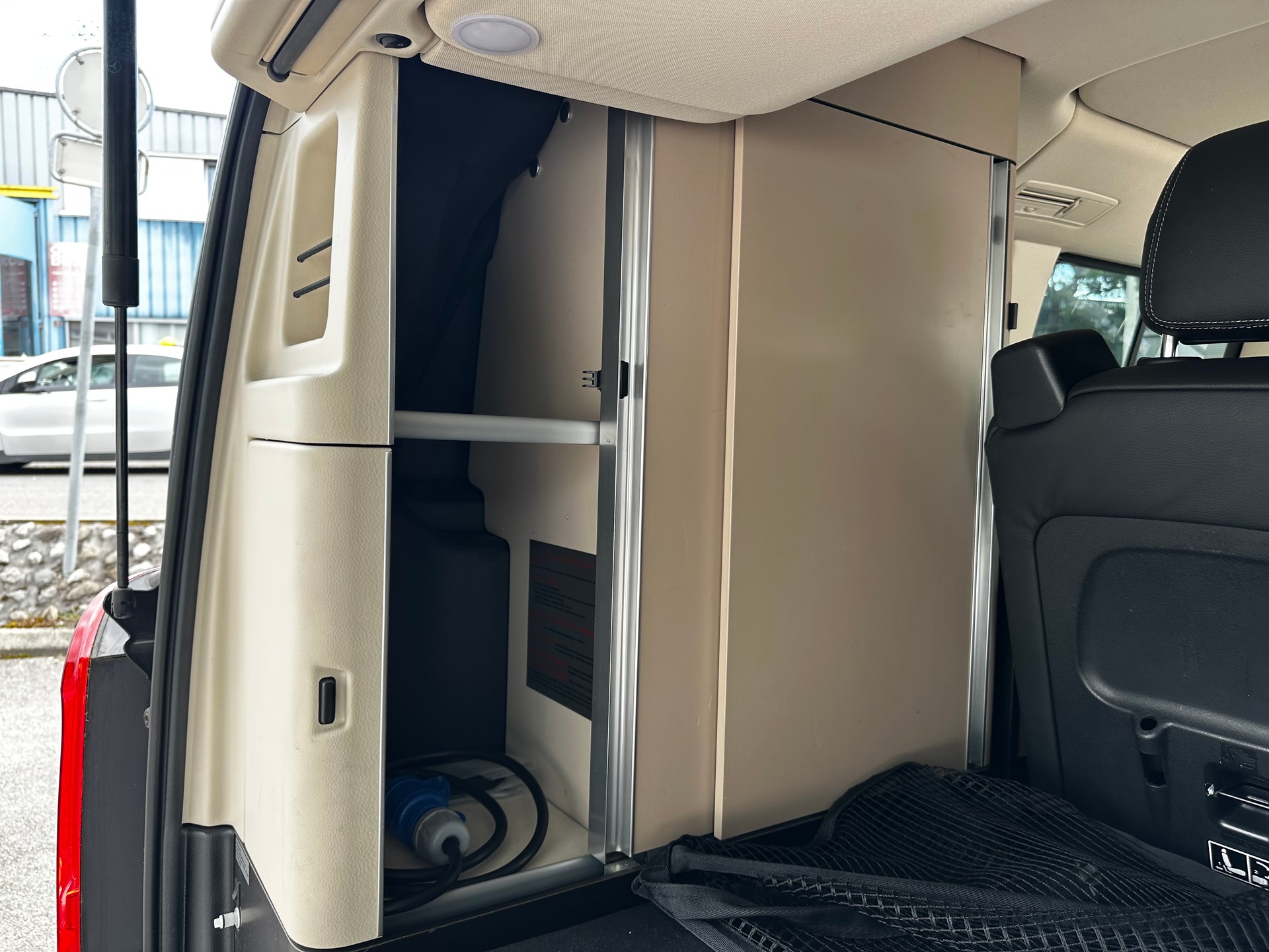 MERCEDES-BENZ Marco Polo 250 d 4Matic * Cuisine + Frigo *-image-18