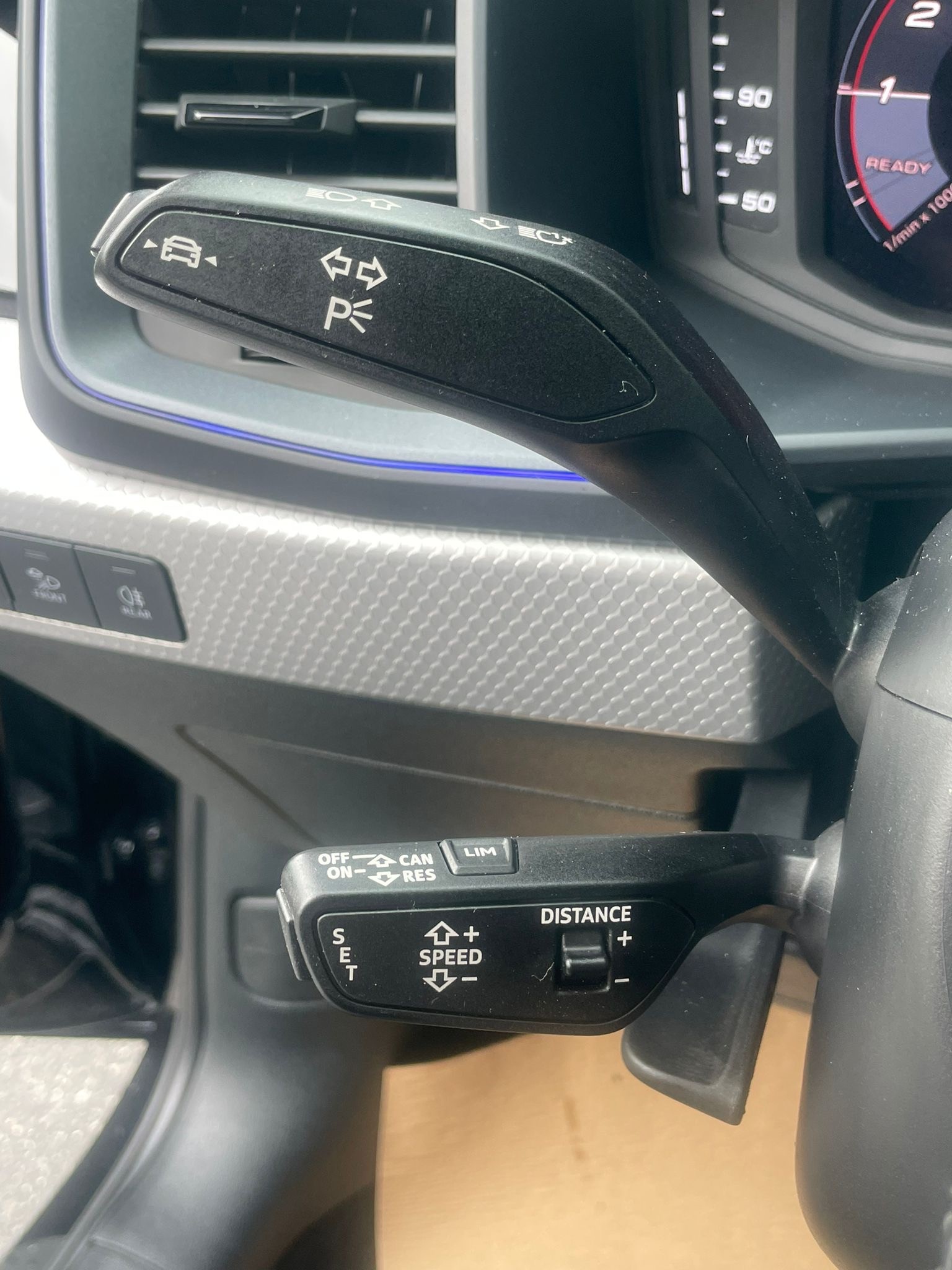 AUDI A1 Sportback 30 TFSI A1 S line – Top ausgestattet | CH-Fahrzeug | Gratis-Service | Navigation | AC-image-9