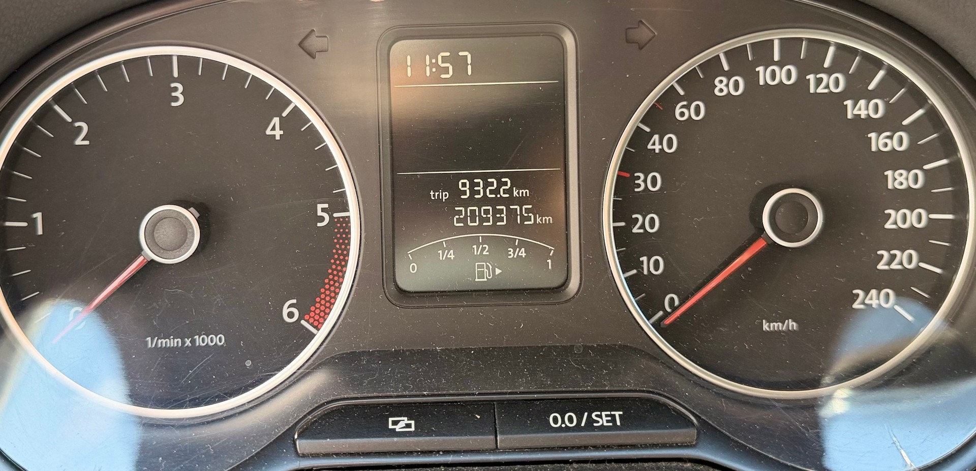 VW POLO 1.6 TDI DSG, frisch ab MFK-image-8