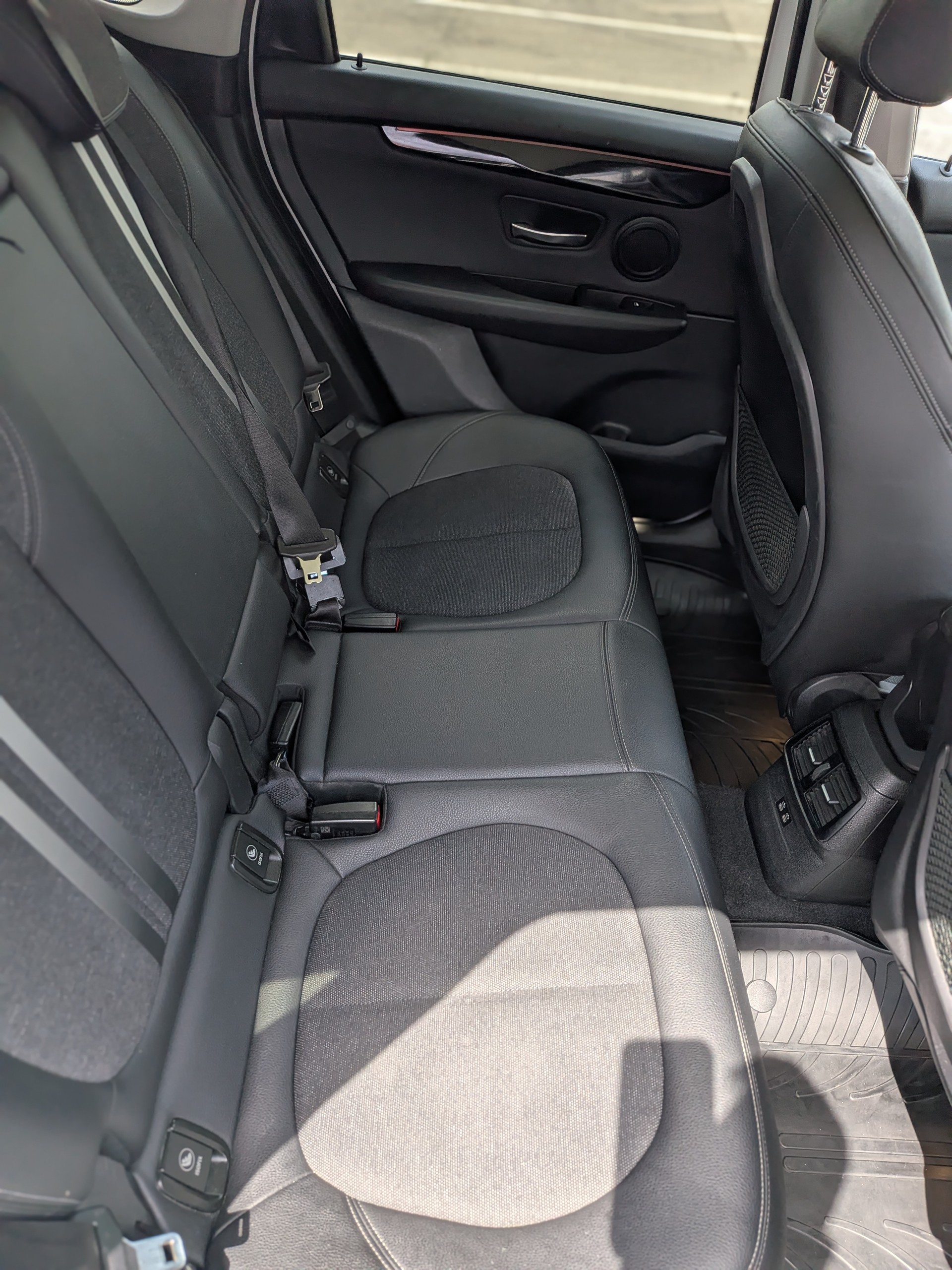 BMW 225xe-image-5